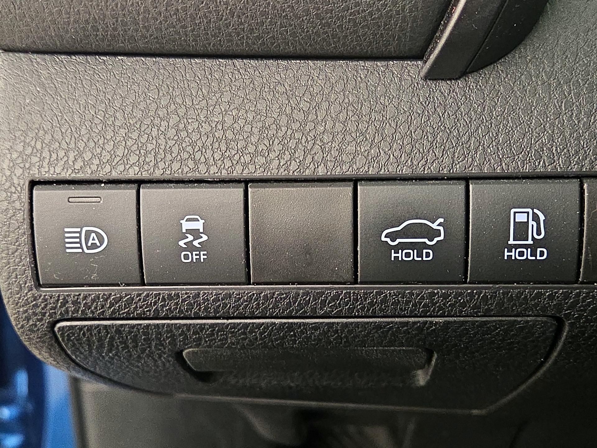 Thumbnail: 2019 Toyota Camry - 13