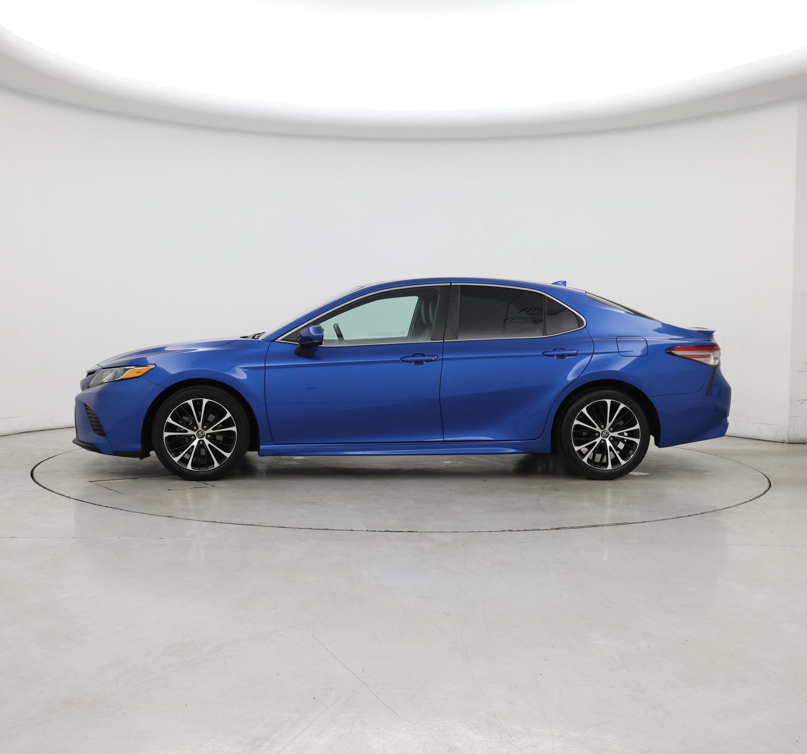 Thumbnail: 2019 Toyota Camry - 3