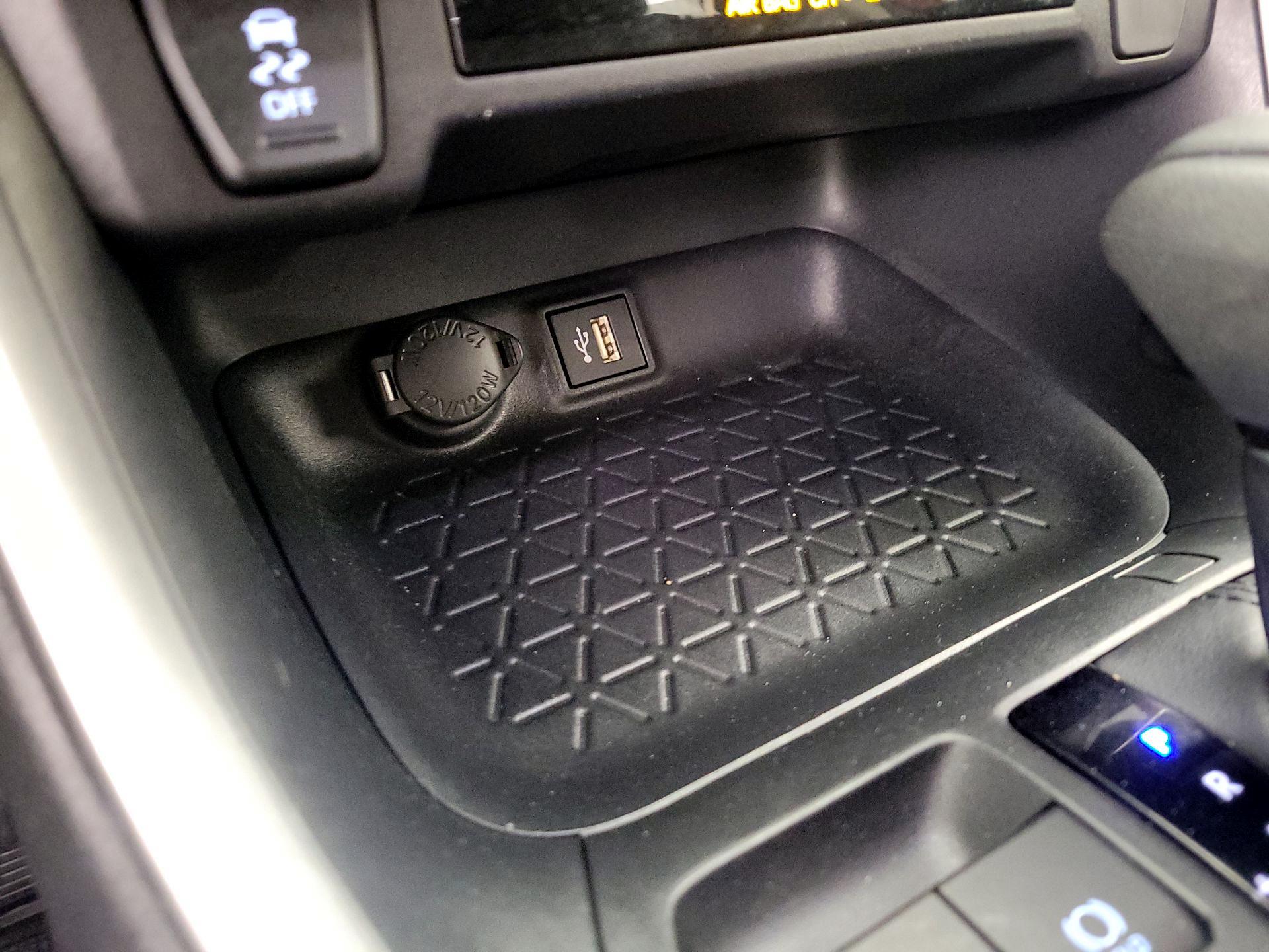 Thumbnail: 2024 Toyota RAV4 - 18