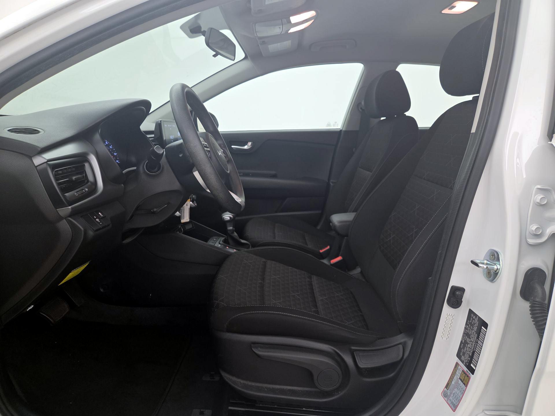 Thumbnail: 2022 Kia Rio - 11