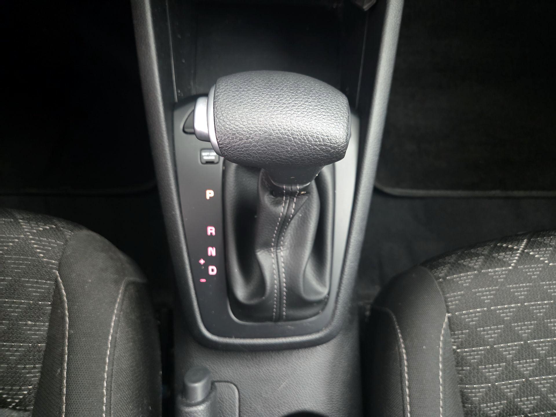 Thumbnail: 2022 Kia Rio - 17