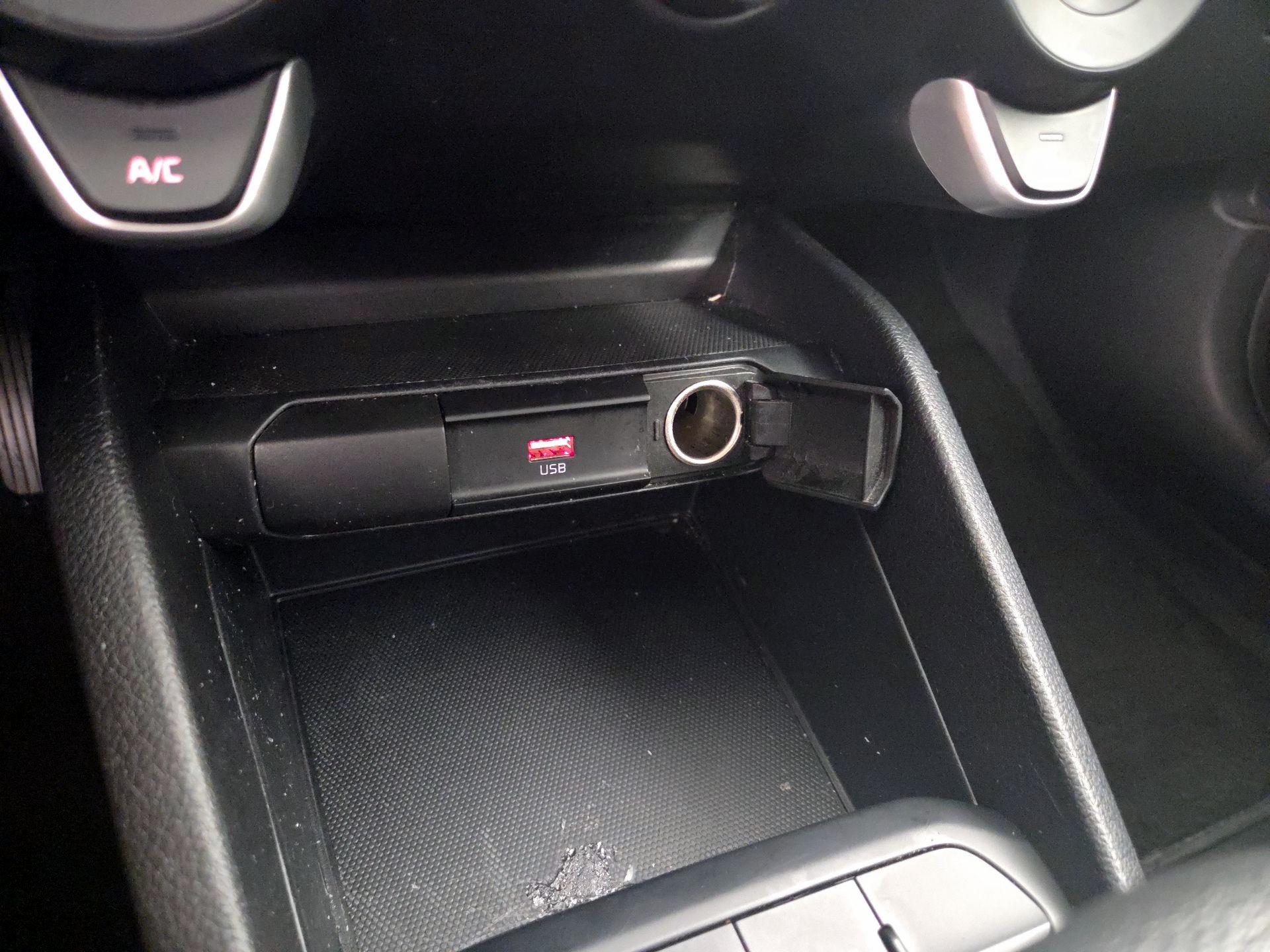 Thumbnail: 2022 Kia Rio - 18