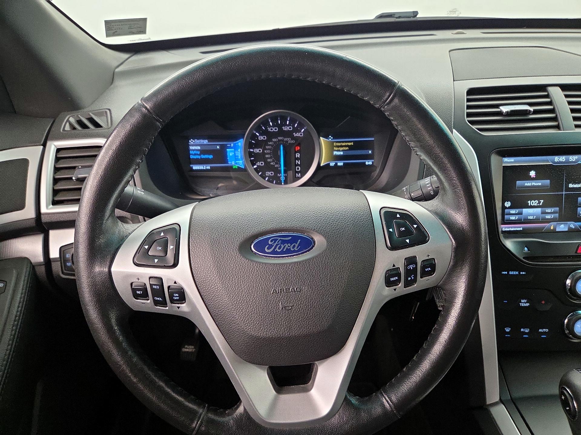 Thumbnail: 2015 Ford Explorer - 10