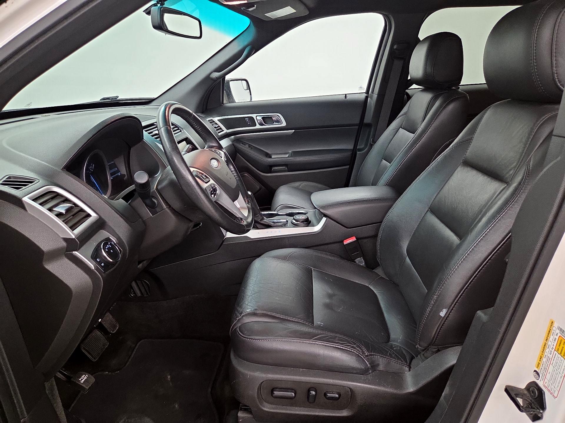 Thumbnail: 2015 Ford Explorer - 11