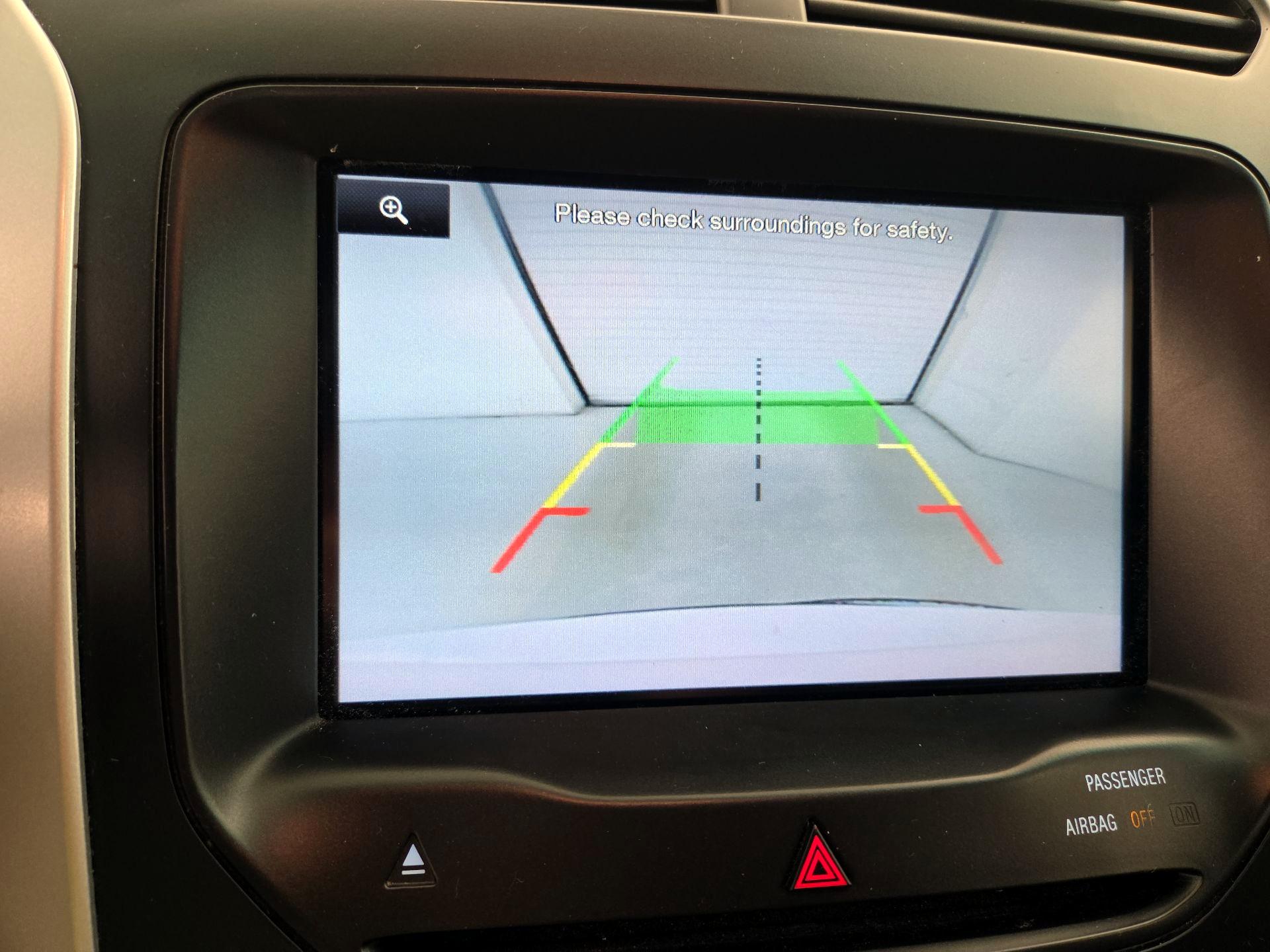 Thumbnail: 2015 Ford Explorer - 15