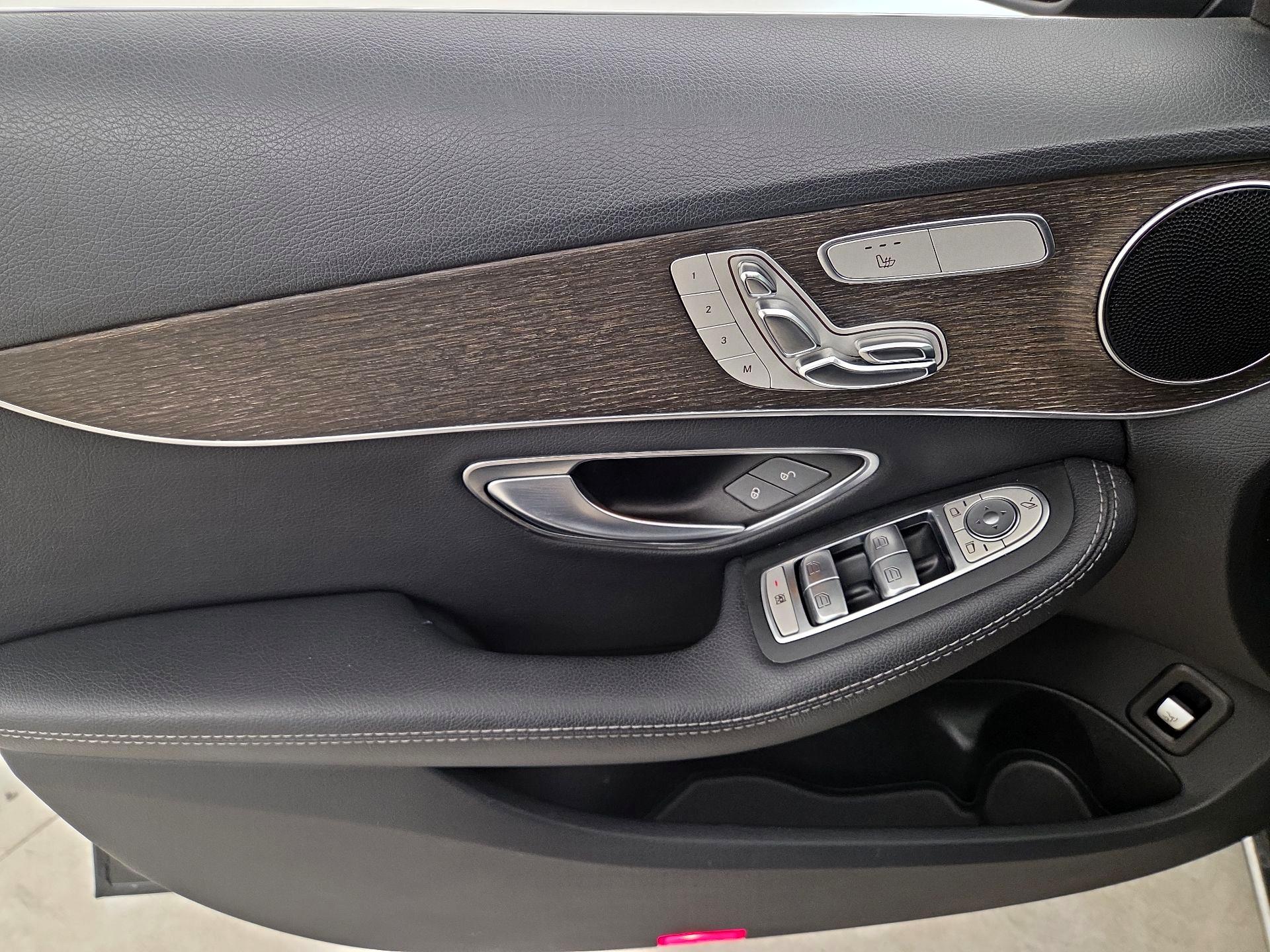 Thumbnail: 2019 Mercedes-Benz C-Class - 12