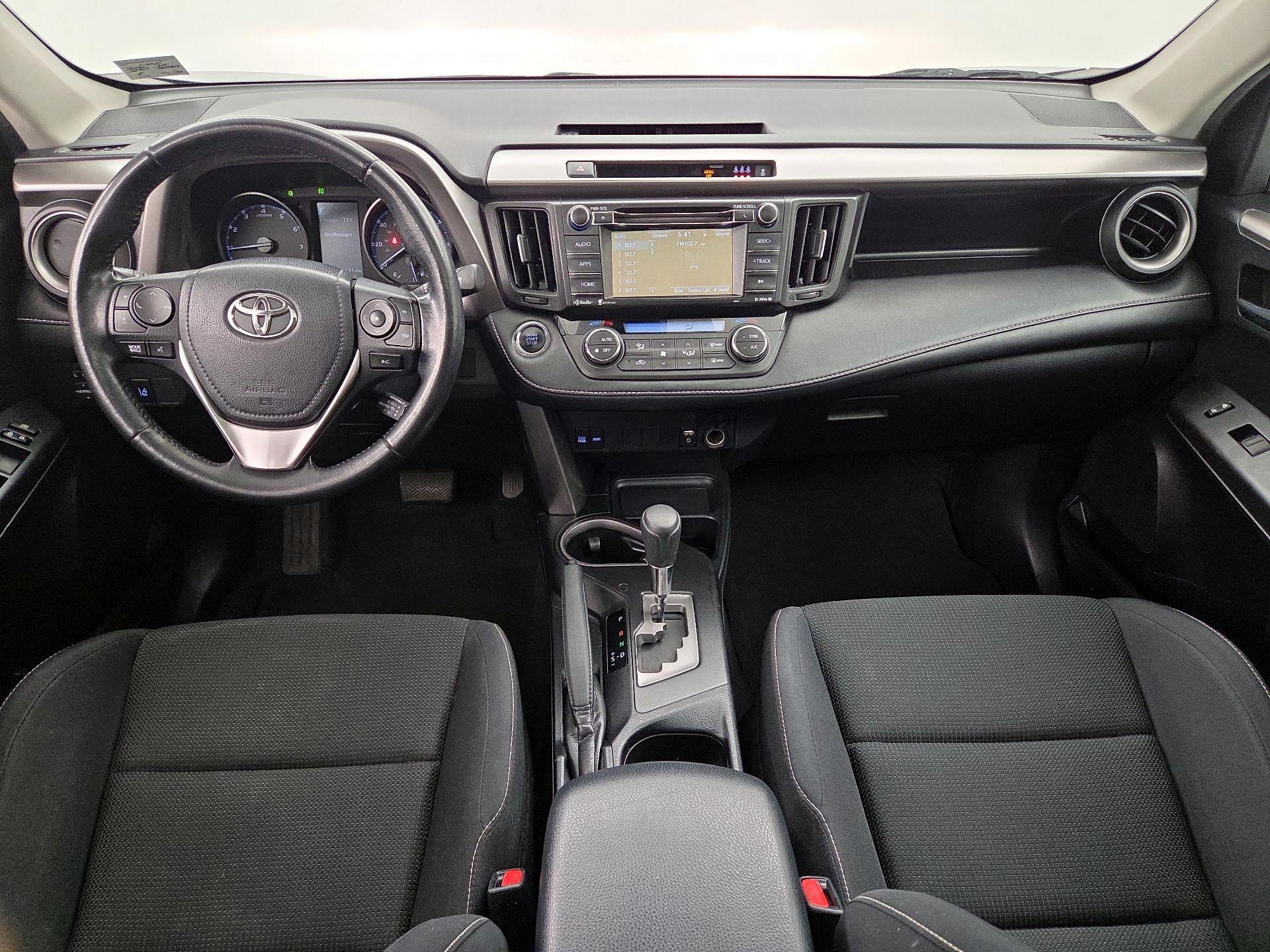 Thumbnail: 2018 Toyota RAV4 - 9