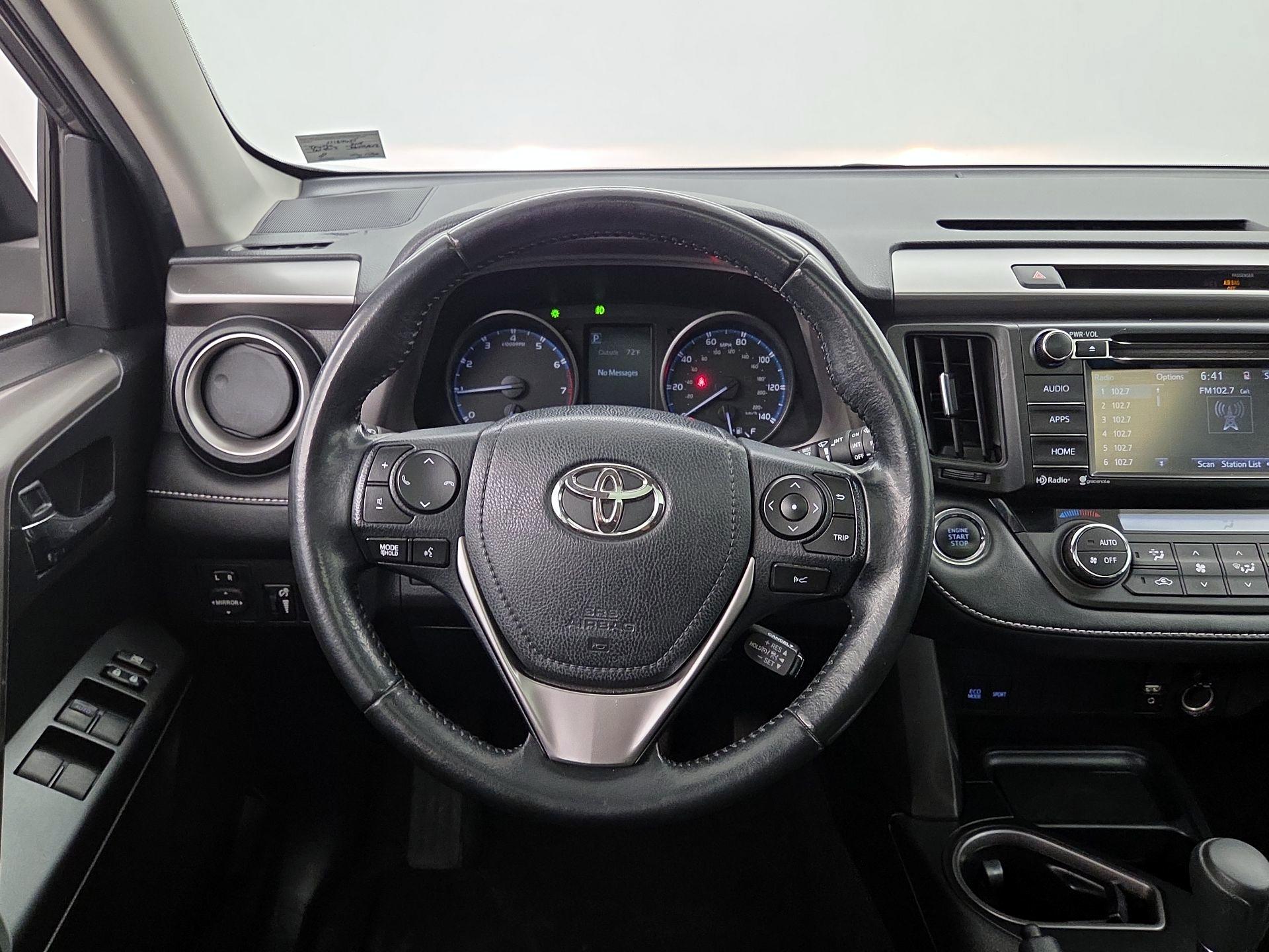 Thumbnail: 2018 Toyota RAV4 - 10