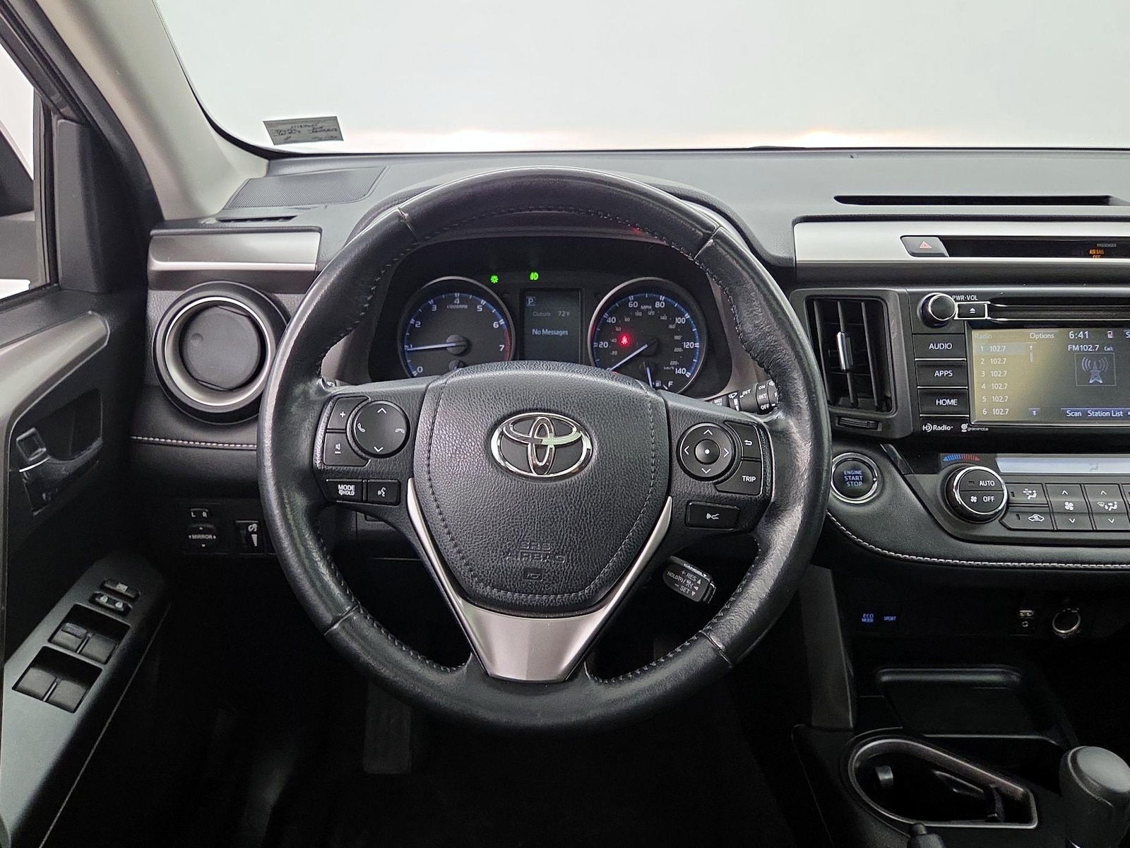 2018 Toyota RAV4 XLE - Photo 11