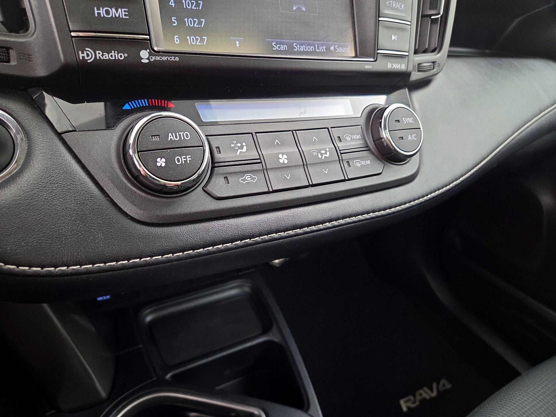 Thumbnail: 2018 Toyota RAV4 - 16
