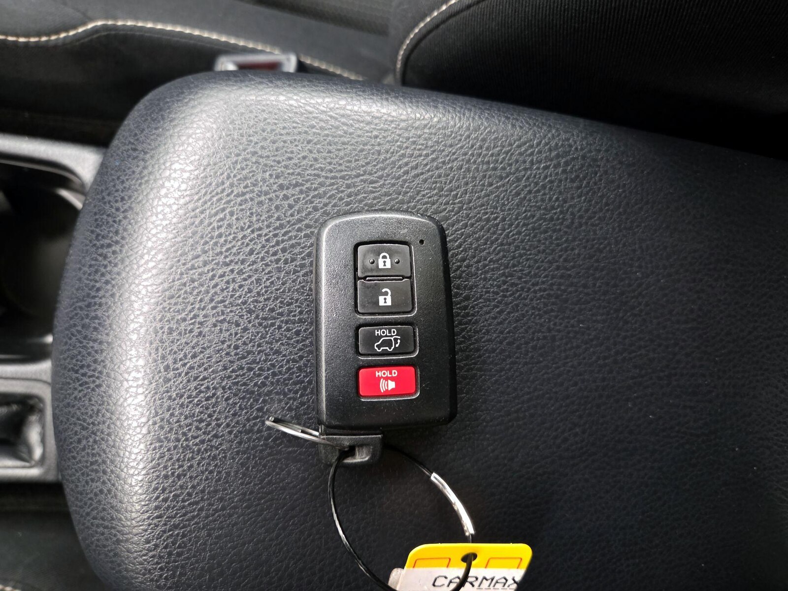 2018 Toyota RAV4 XLE - Photo 24