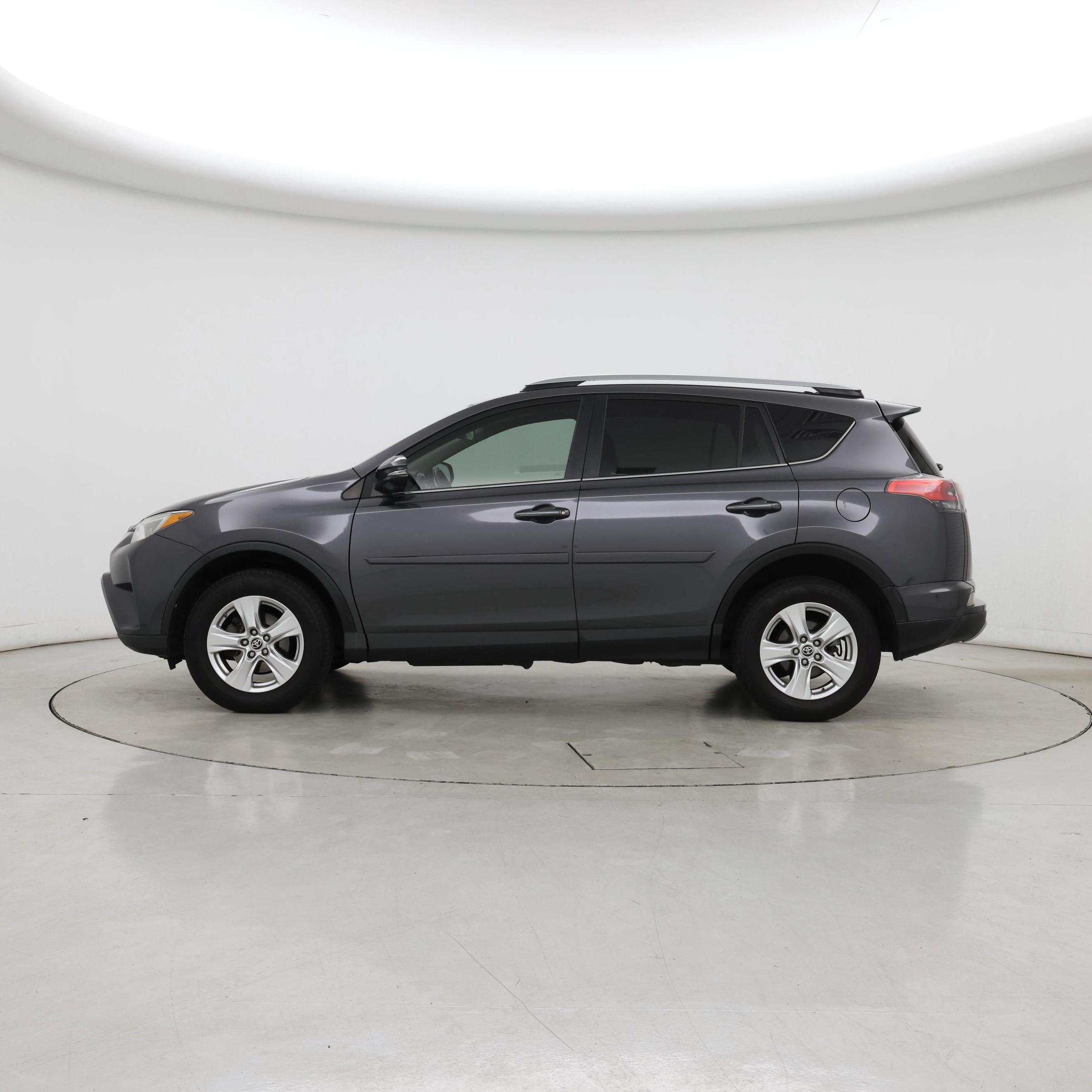 Thumbnail: 2018 Toyota RAV4 - 3