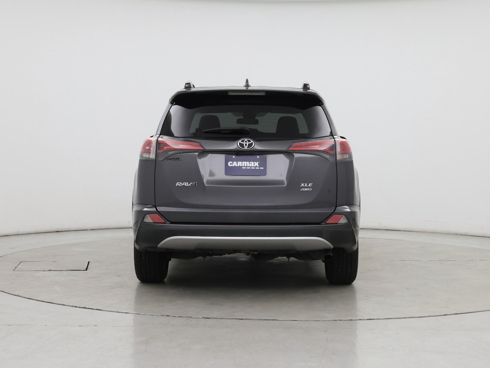 2018 Toyota RAV4 XLE - Photo 7