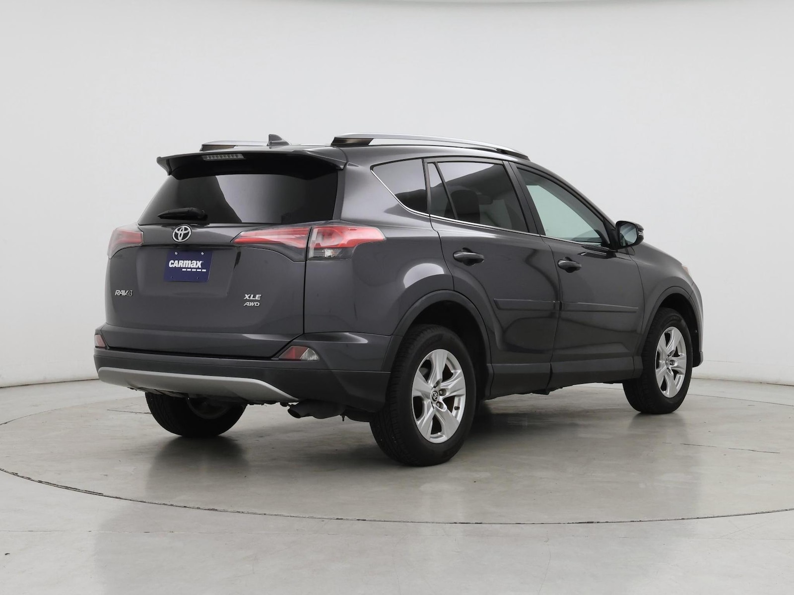 2018 Toyota RAV4 XLE - Photo 9