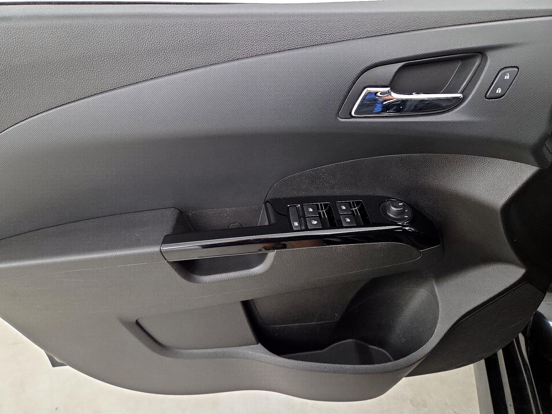 Thumbnail: 2017 Chevrolet Sonic - 12