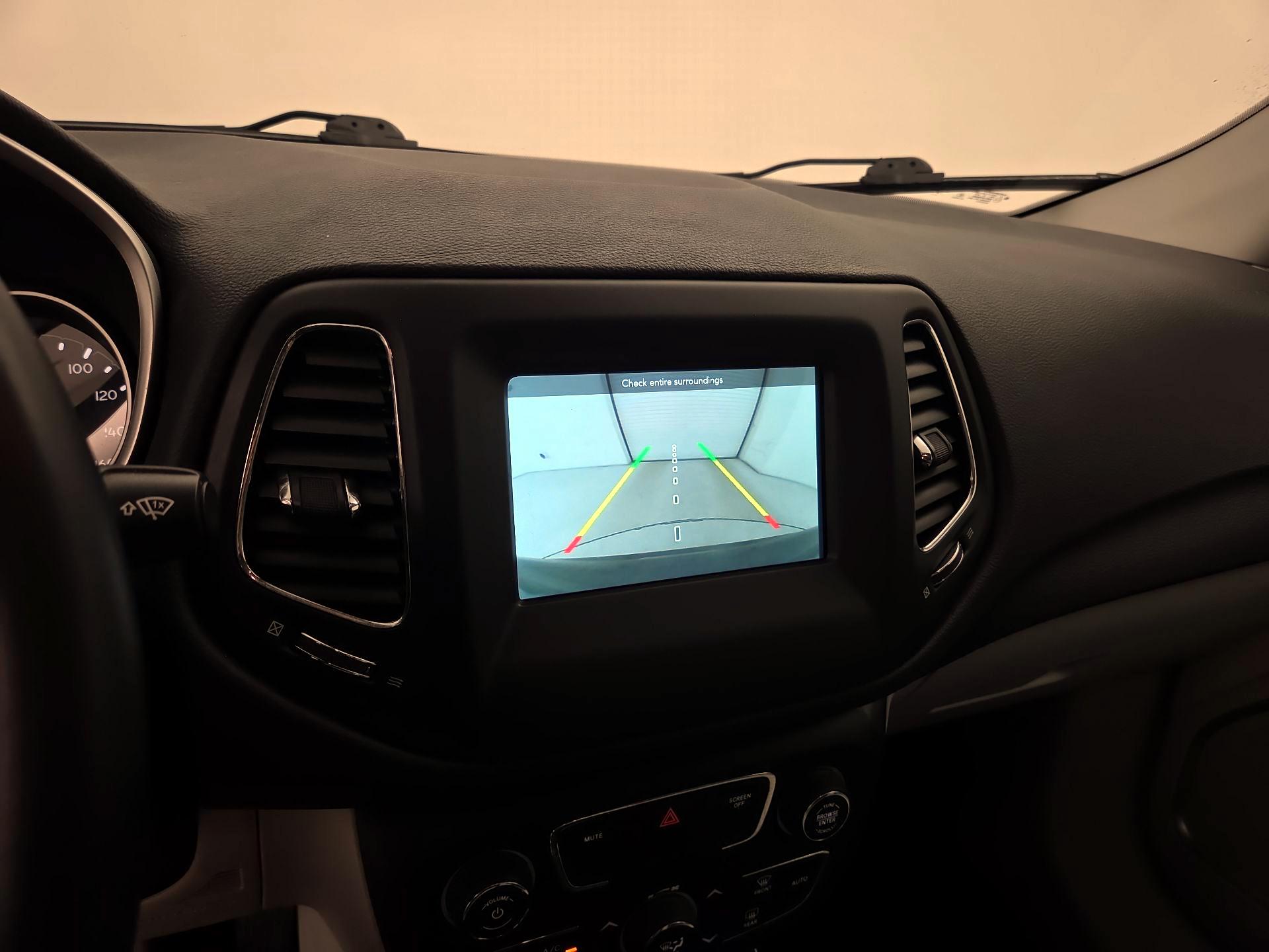 Thumbnail: 2018 Jeep Compass - 14