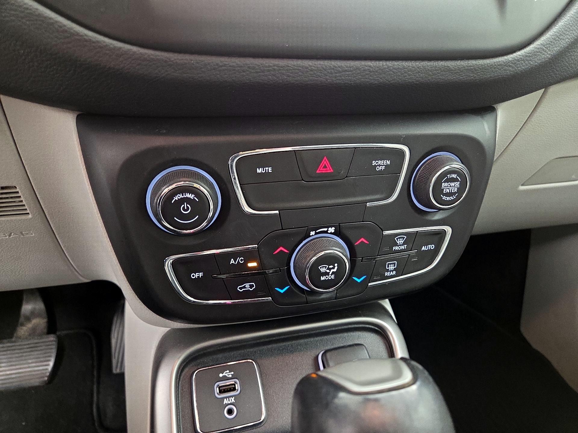 Thumbnail: 2018 Jeep Compass - 16