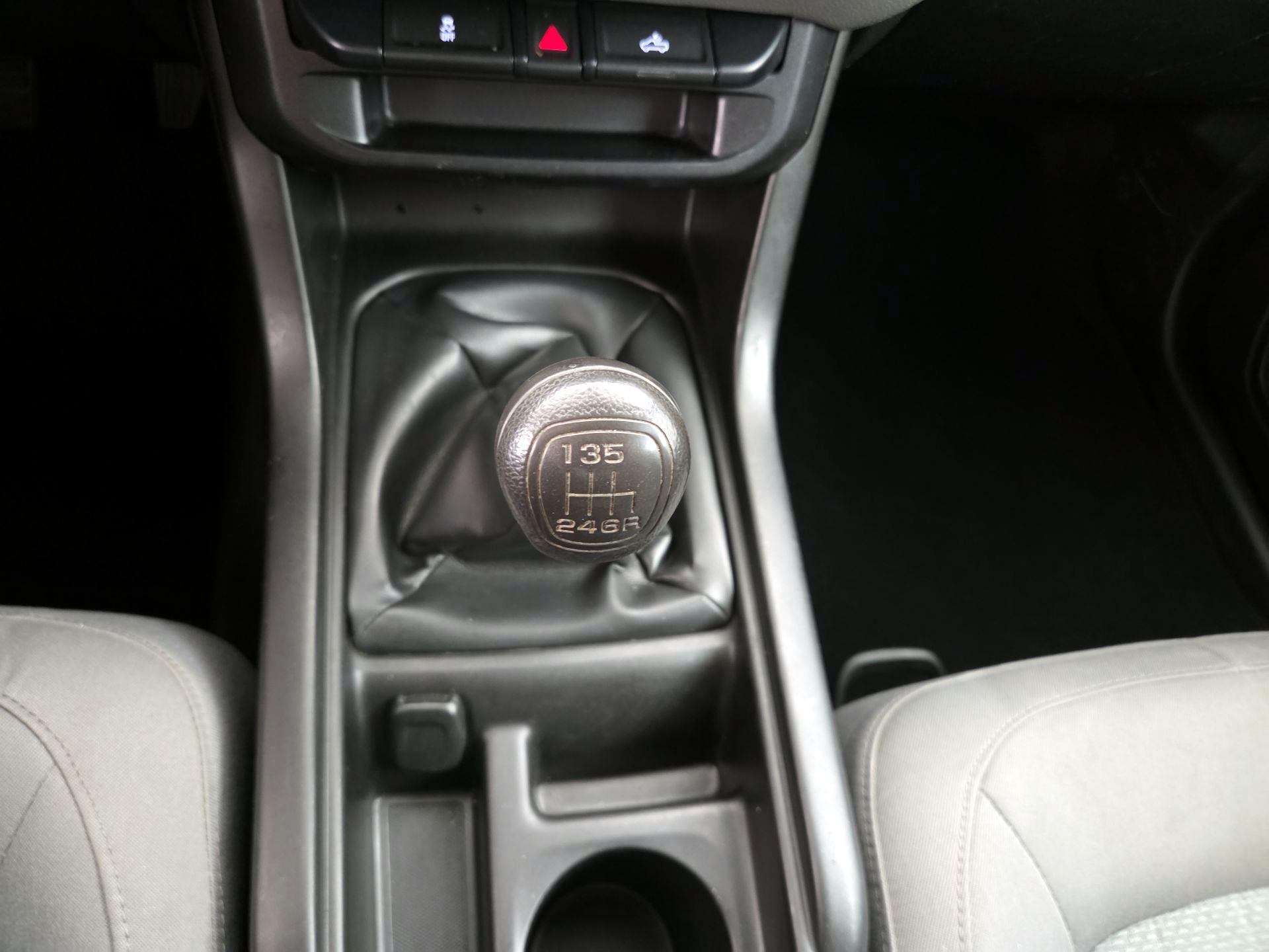 Thumbnail: 2015 Chevrolet Colorado - 17