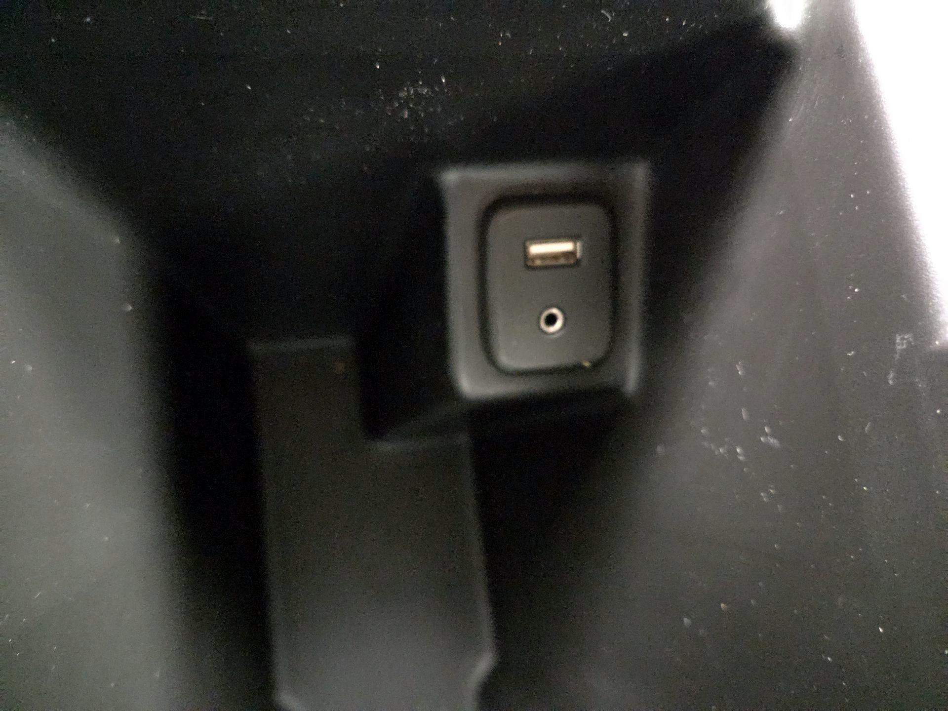 Thumbnail: 2015 Chevrolet Colorado - 18