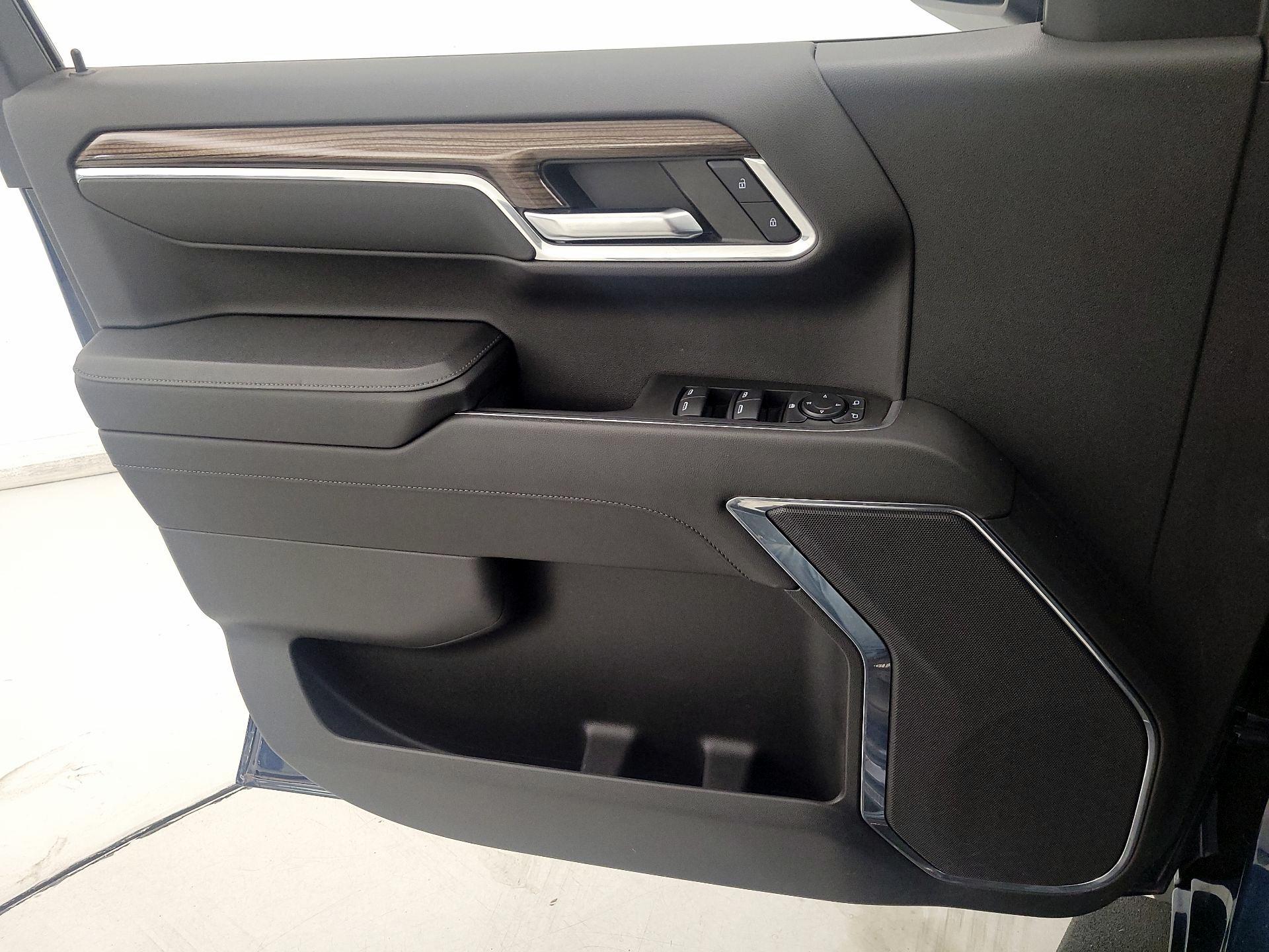 Thumbnail: 2023 Chevrolet Silverado 1500 - 12