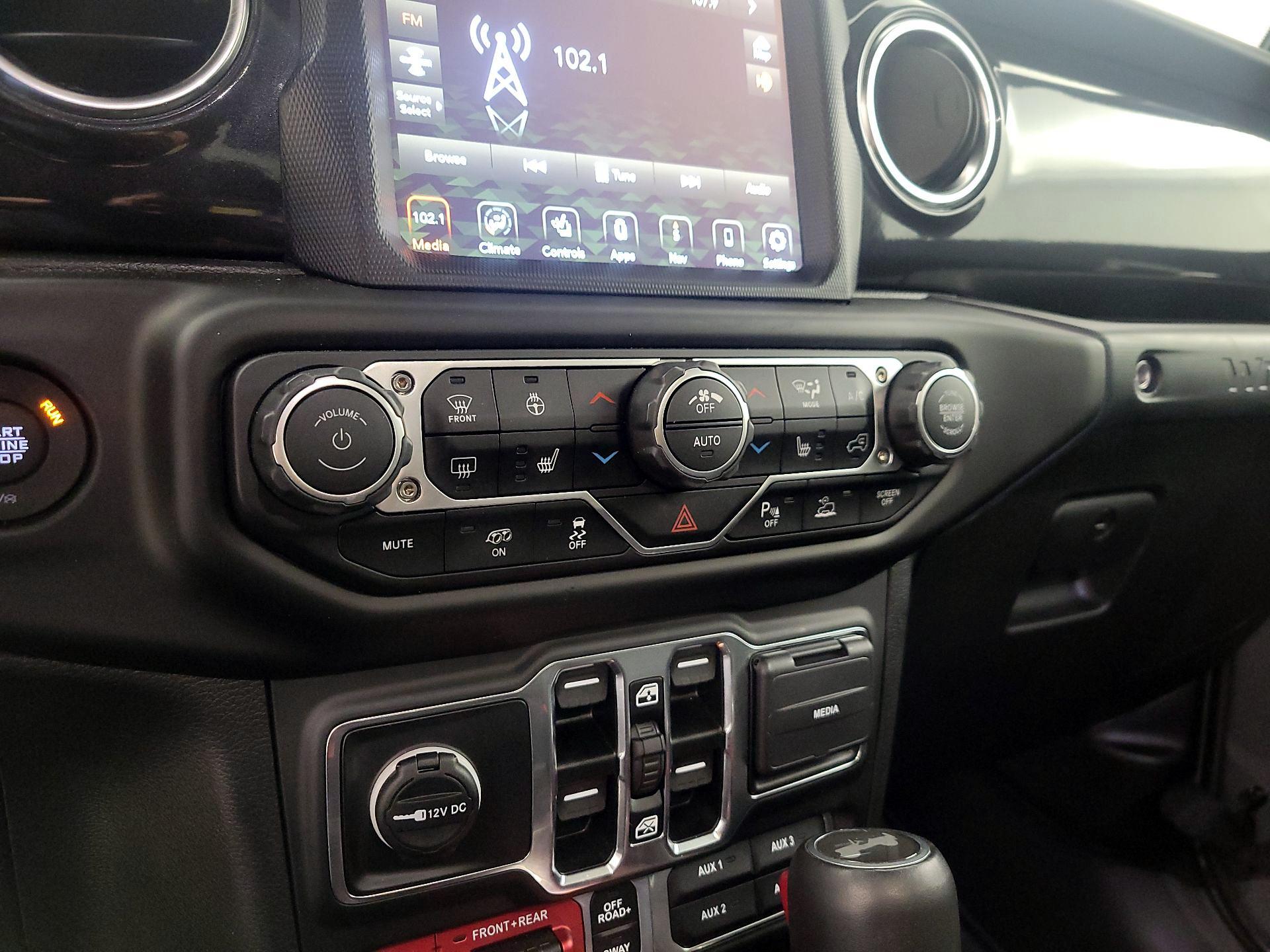 Thumbnail: 2023 Jeep Wrangler - 17