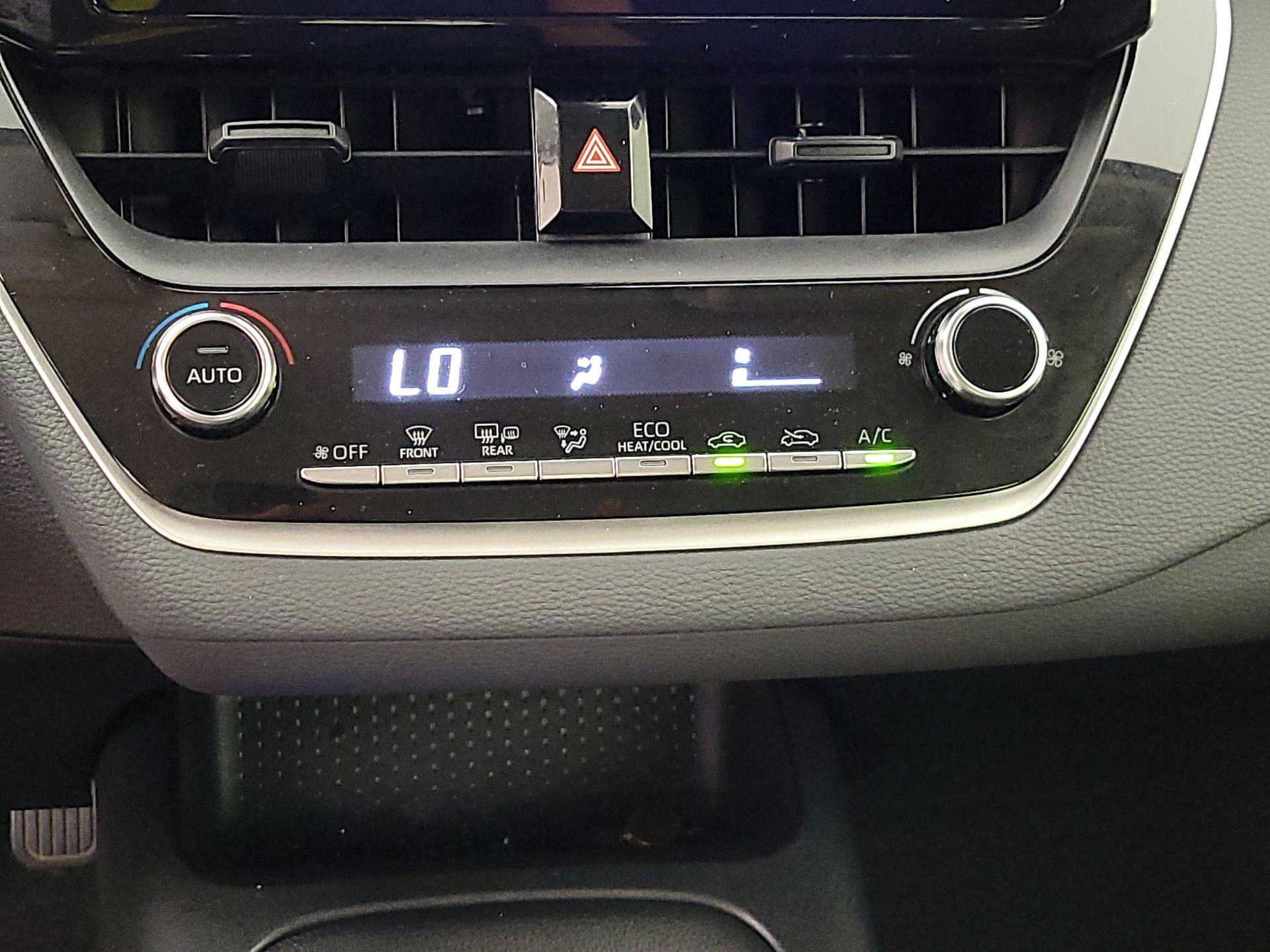 Thumbnail: 2021 Toyota Corolla - 16