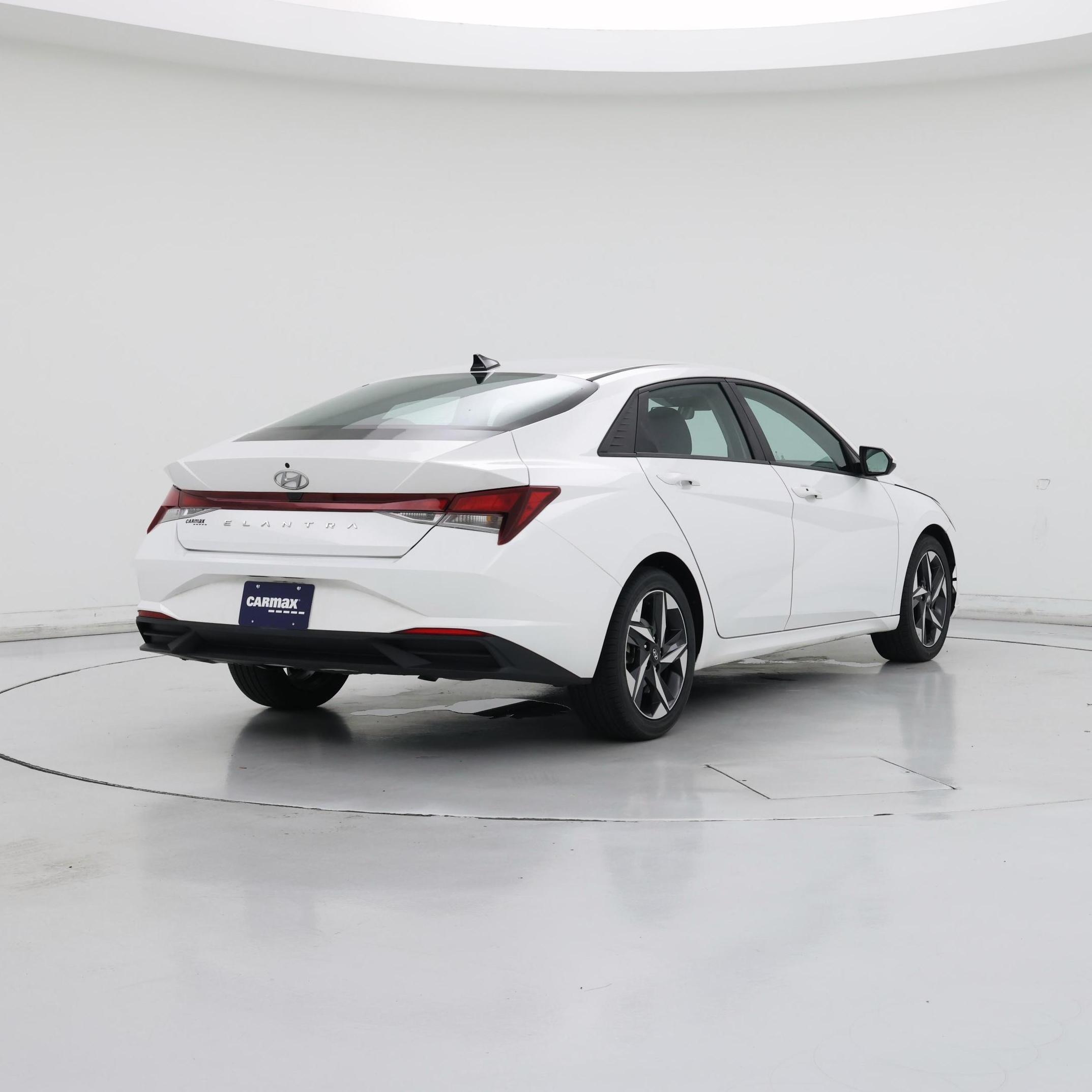 Thumbnail: 2023 Hyundai Elantra - 8