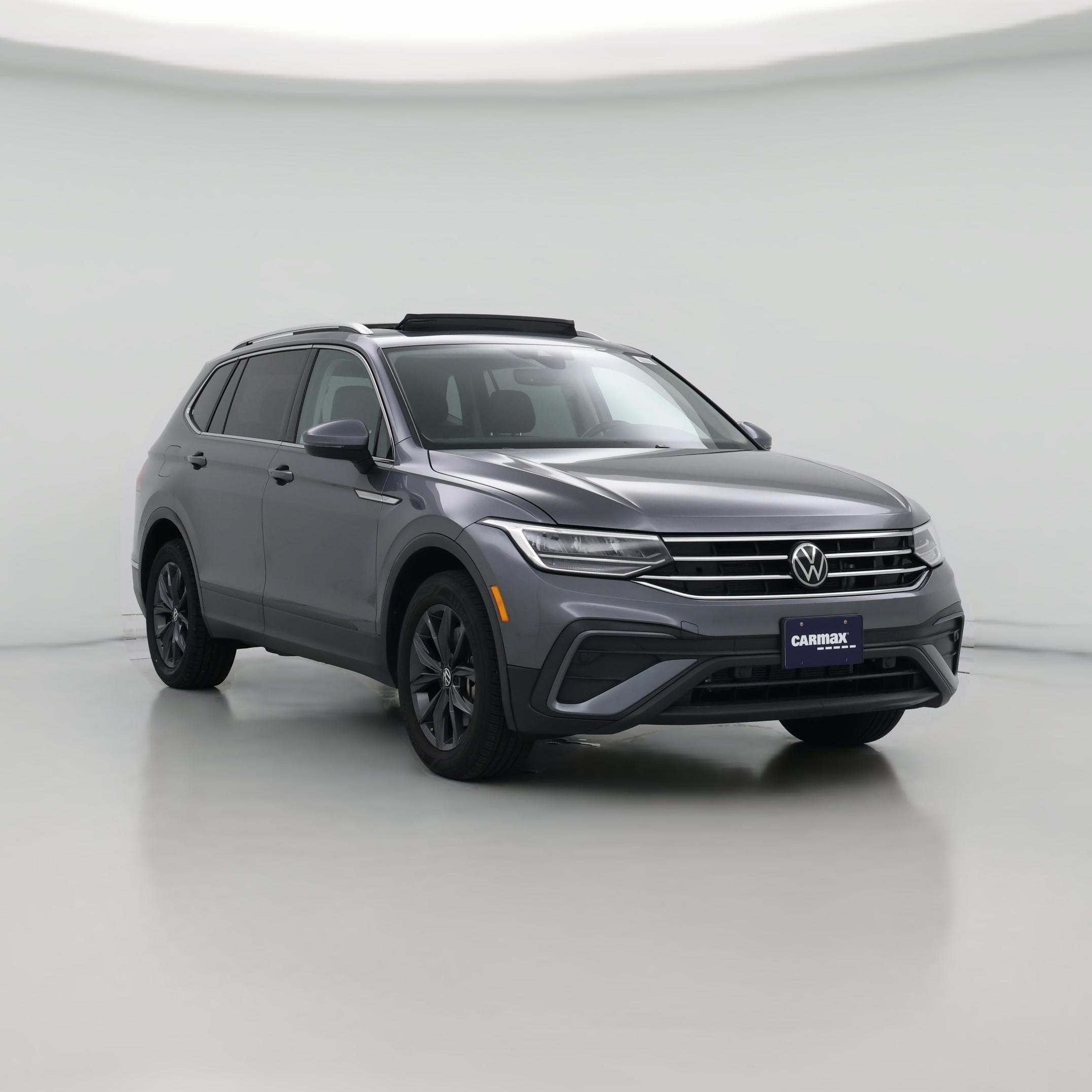 Thumbnail: 2022 Volkswagen Tiguan - 1