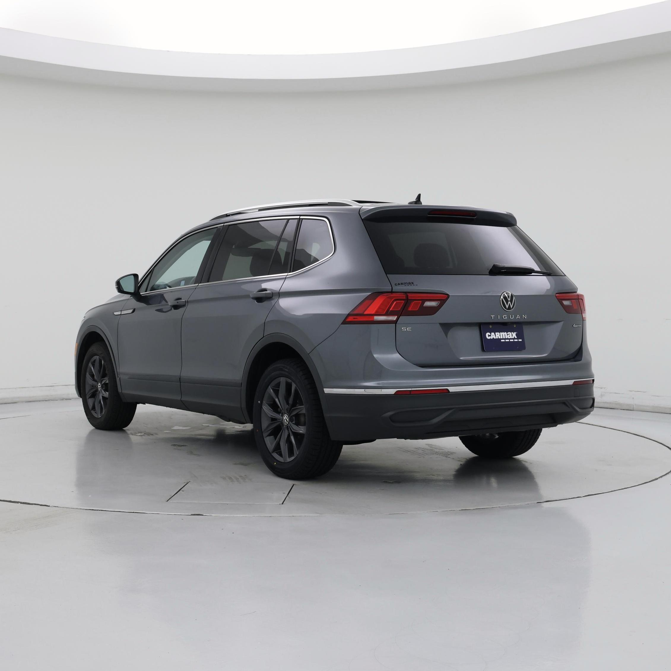 Thumbnail: 2022 Volkswagen Tiguan - 2