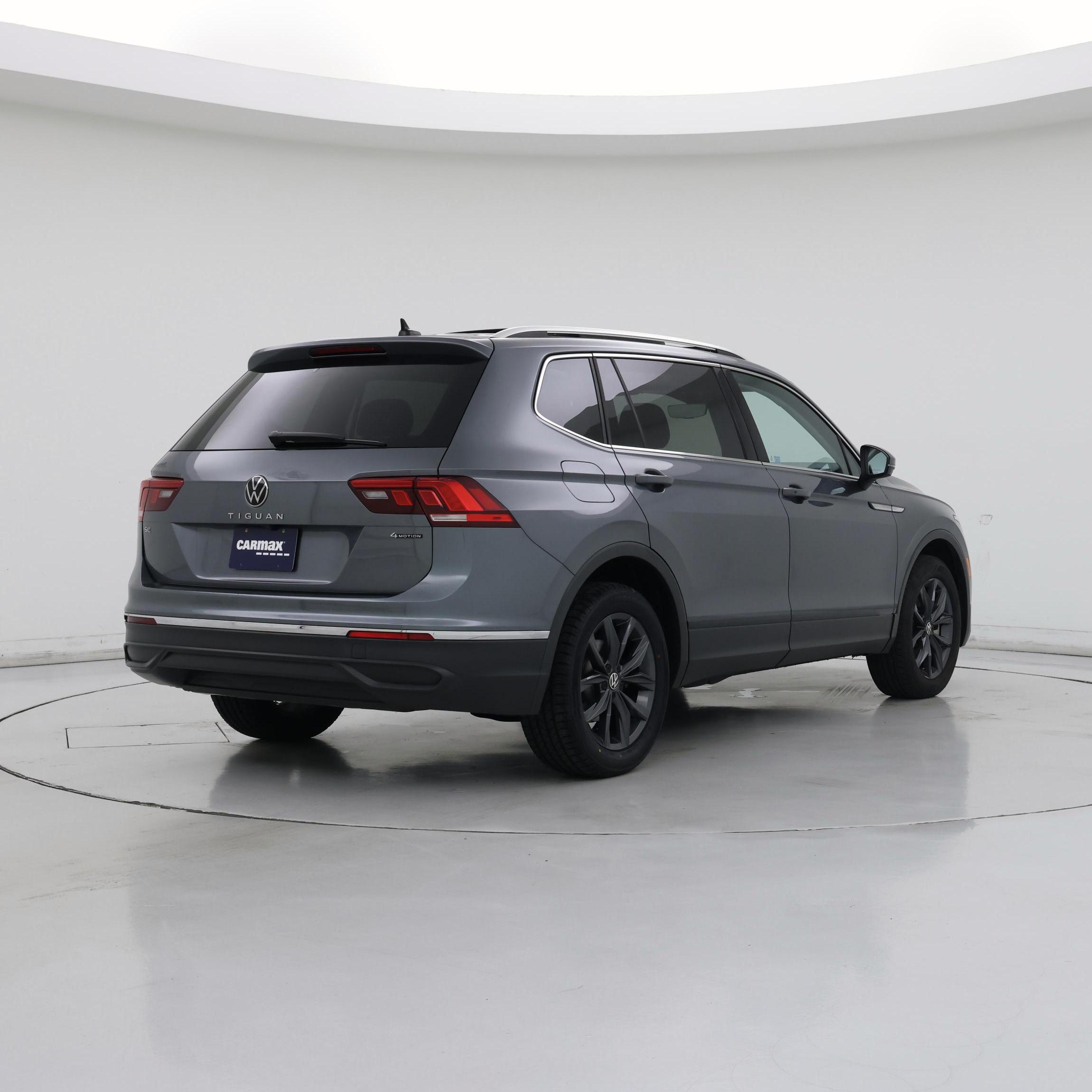 Thumbnail: 2022 Volkswagen Tiguan - 8