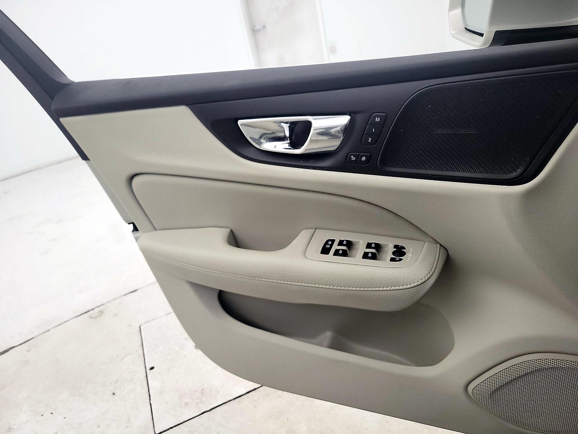 Thumbnail: 2019 Volvo S60 - 12