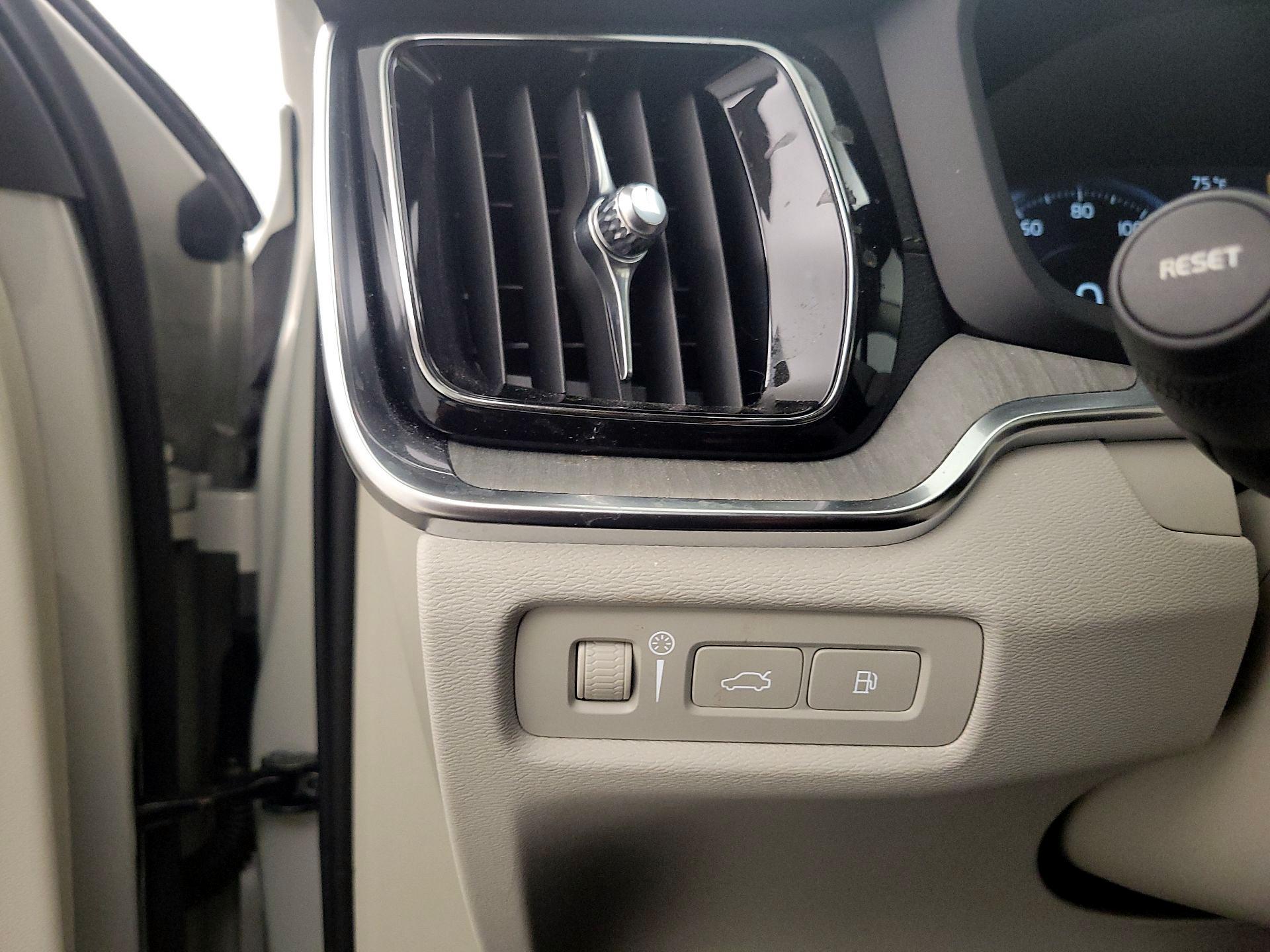 Thumbnail: 2019 Volvo S60 - 13