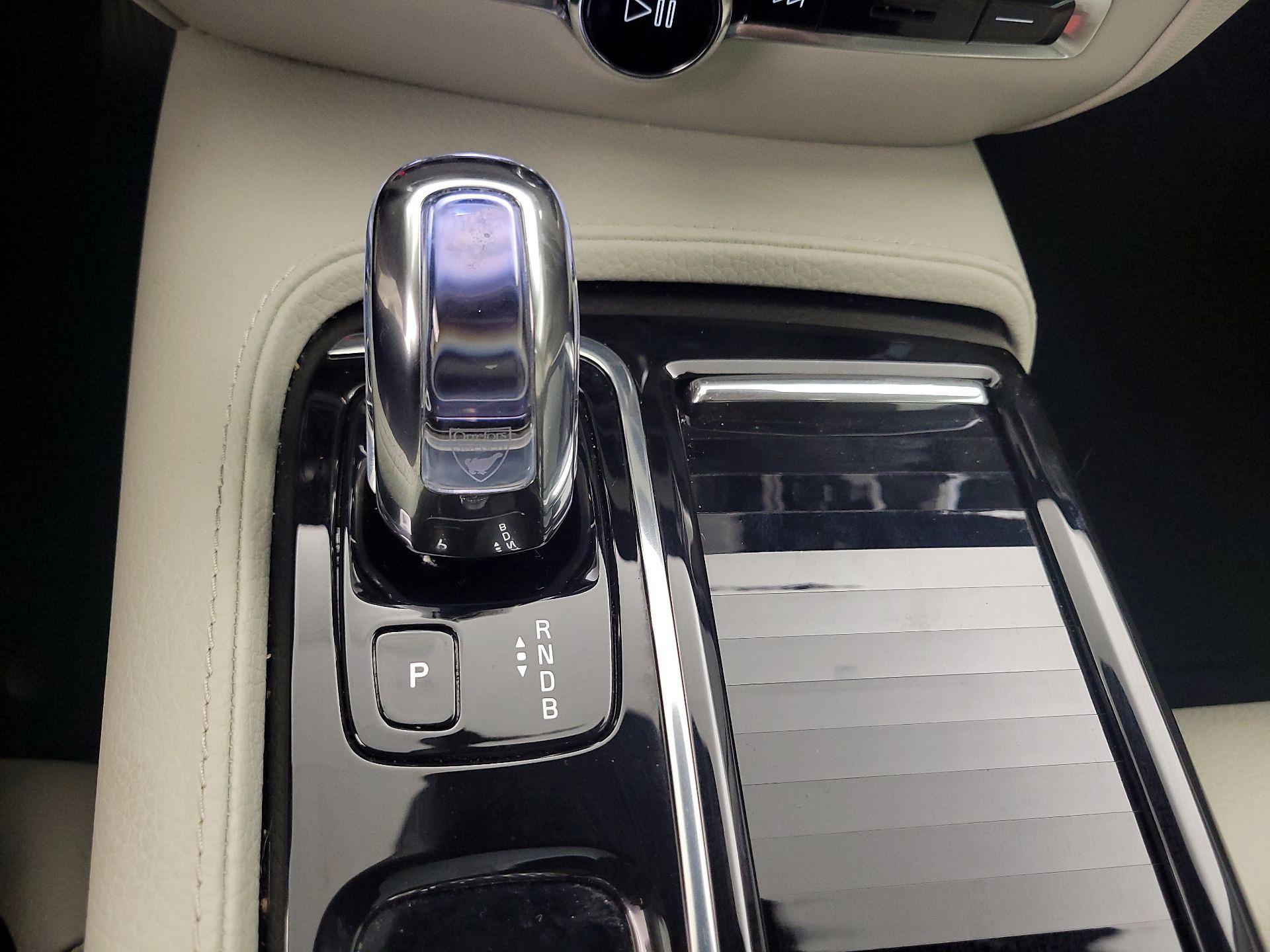Thumbnail: 2019 Volvo S60 - 17