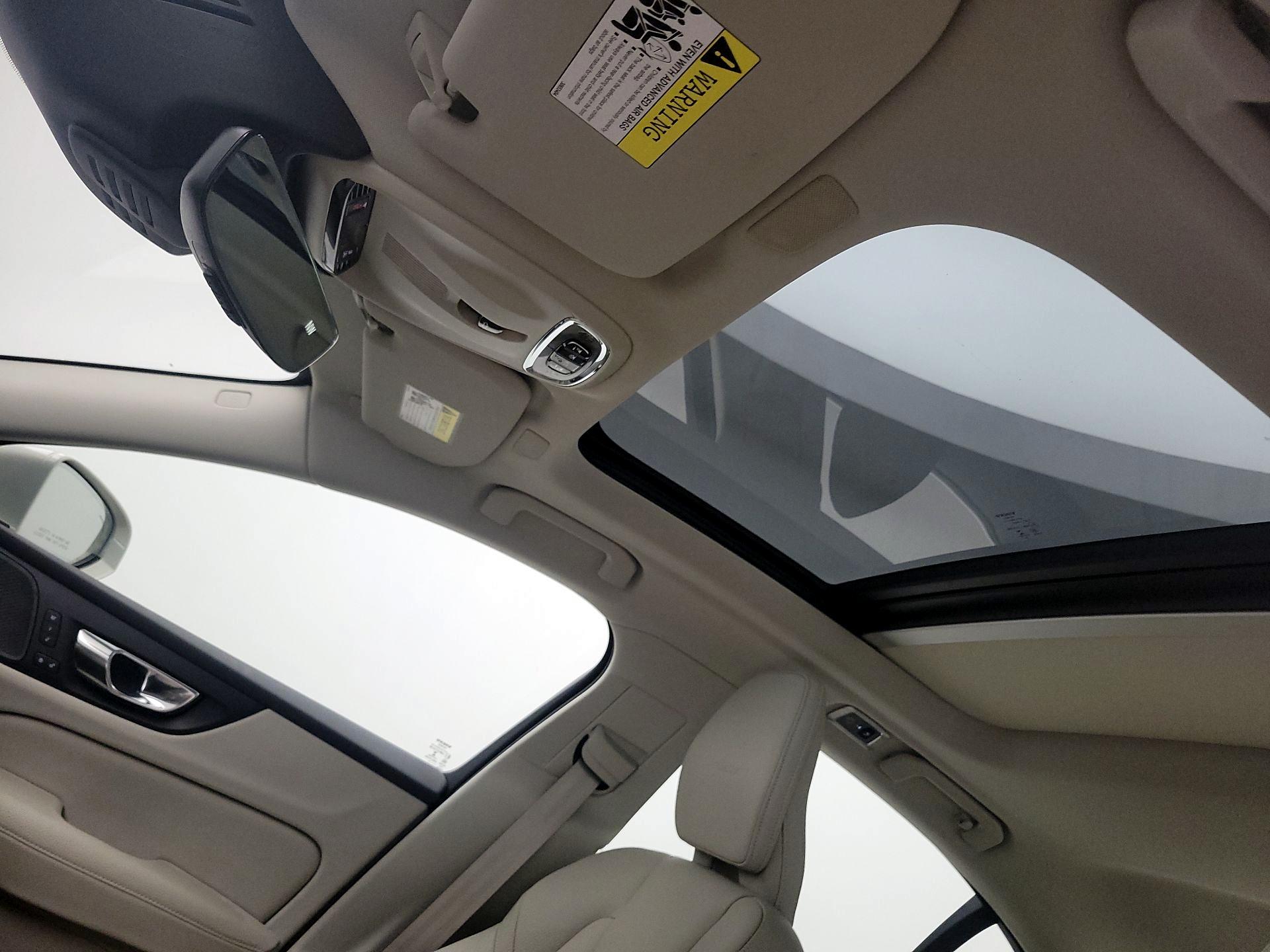 Thumbnail: 2019 Volvo S60 - 18
