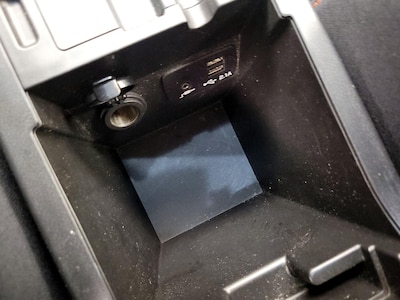 USB/AUX Ports