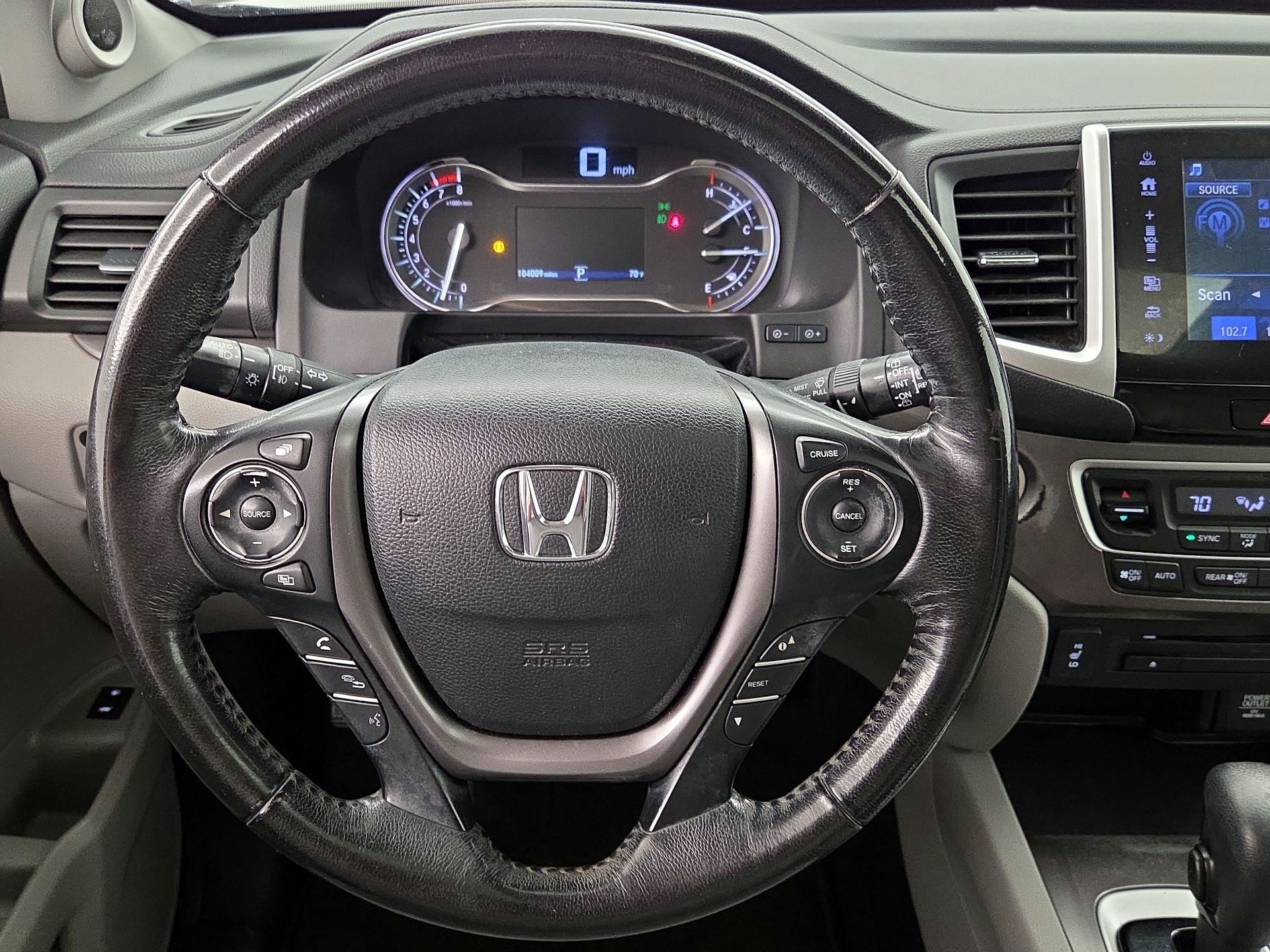Thumbnail: 2017 Honda Pilot - 10