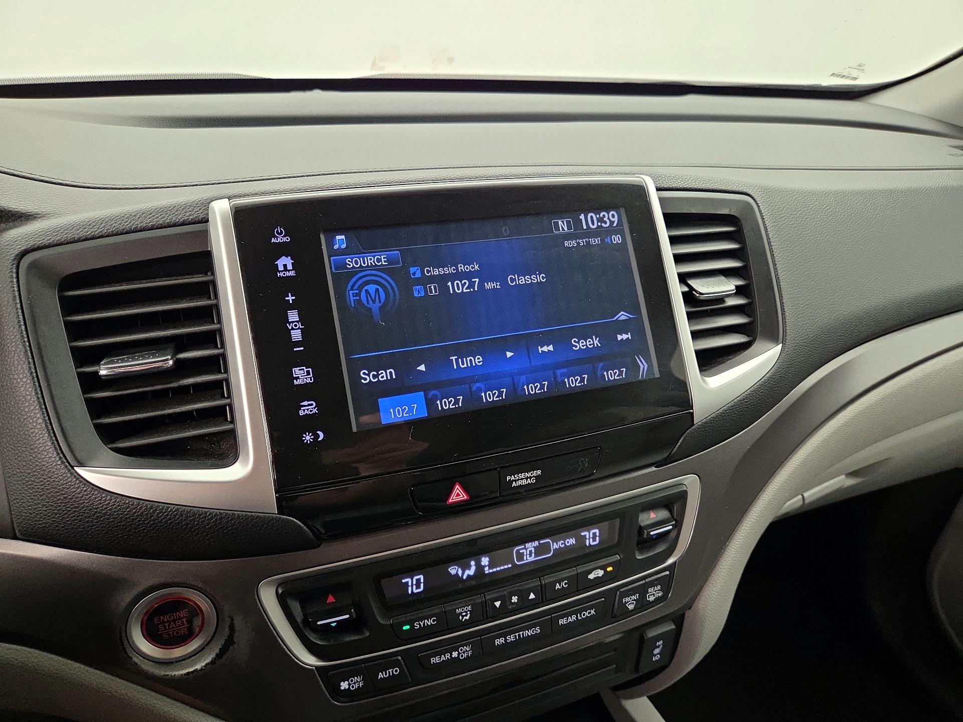 Thumbnail: 2017 Honda Pilot - 15