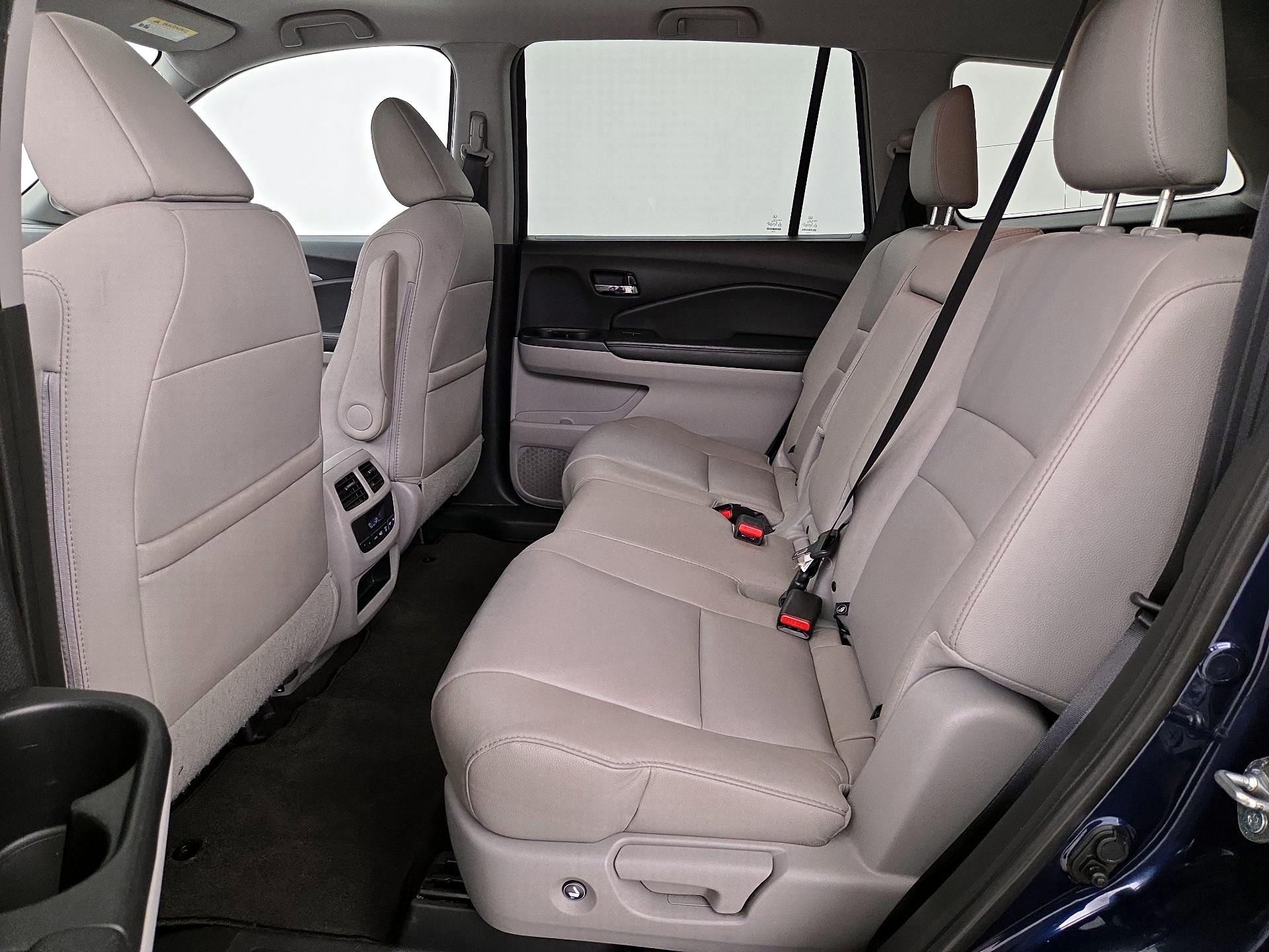 Thumbnail: 2017 Honda Pilot - 20