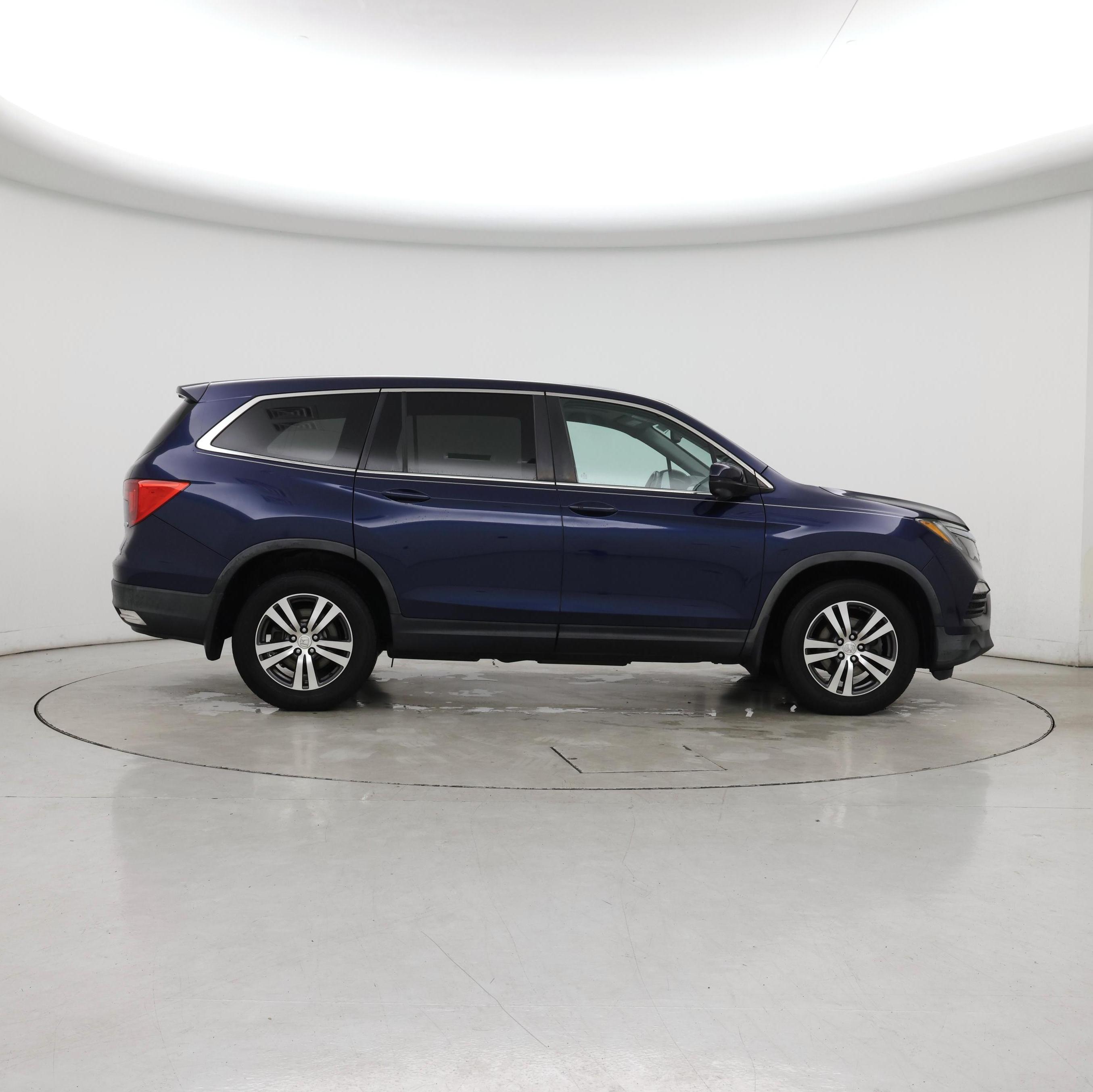 Thumbnail: 2017 Honda Pilot - 7