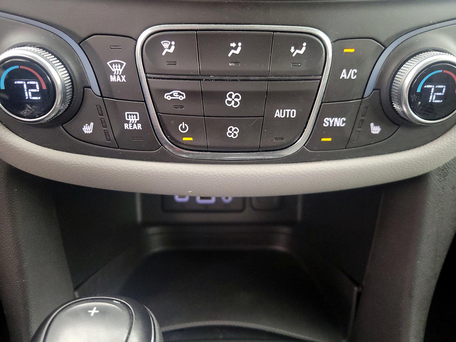 Thumbnail: 2021 Chevrolet Equinox - 17