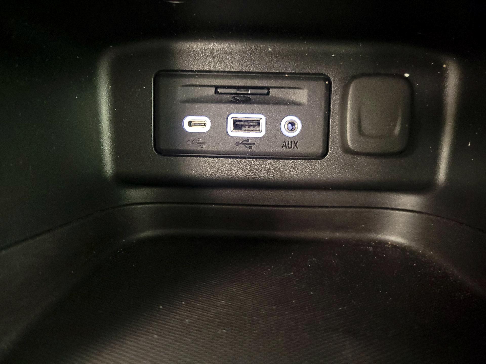 Thumbnail: 2021 Chevrolet Equinox - 19