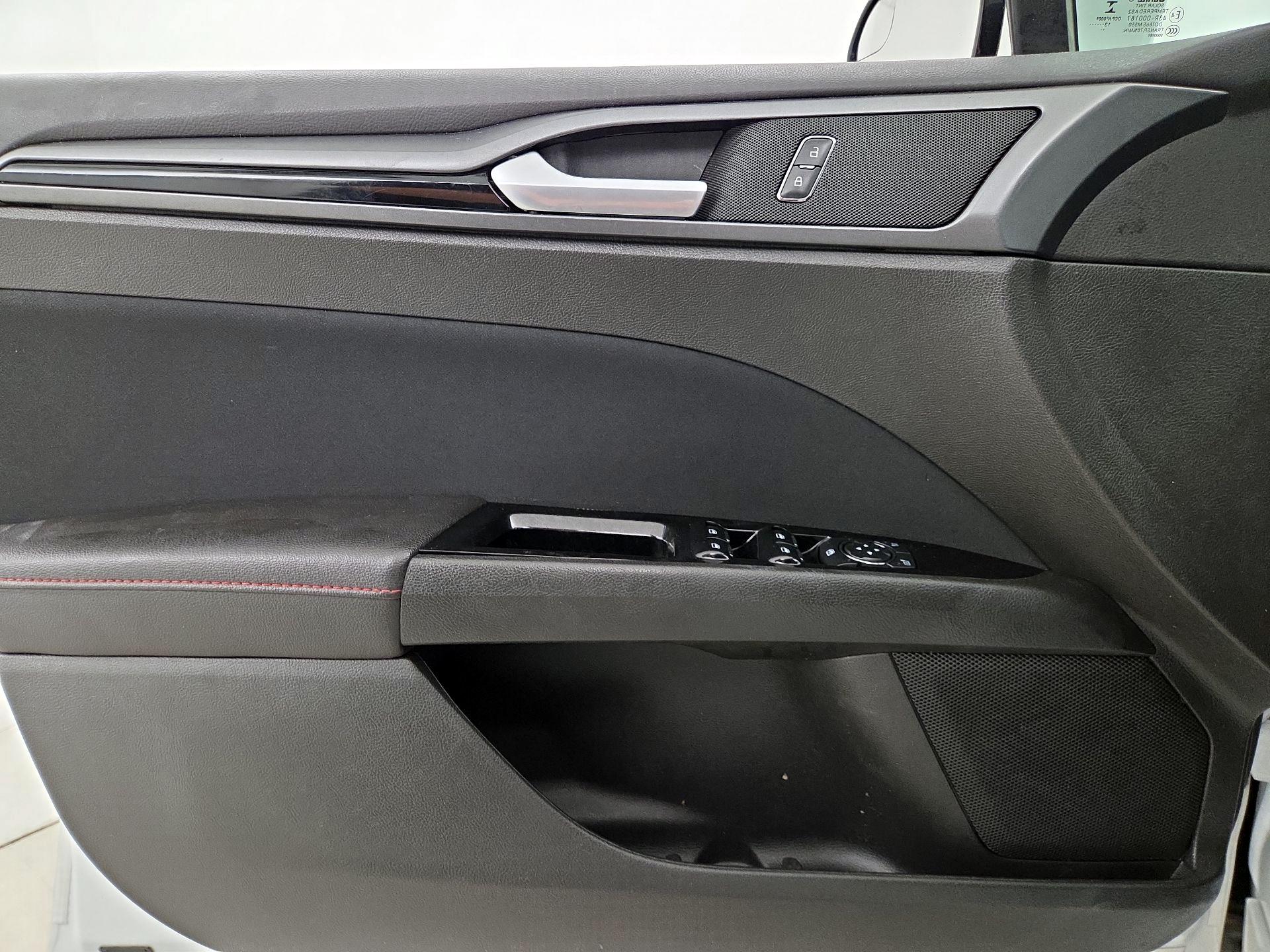 Thumbnail: 2014 Ford Fusion - 12