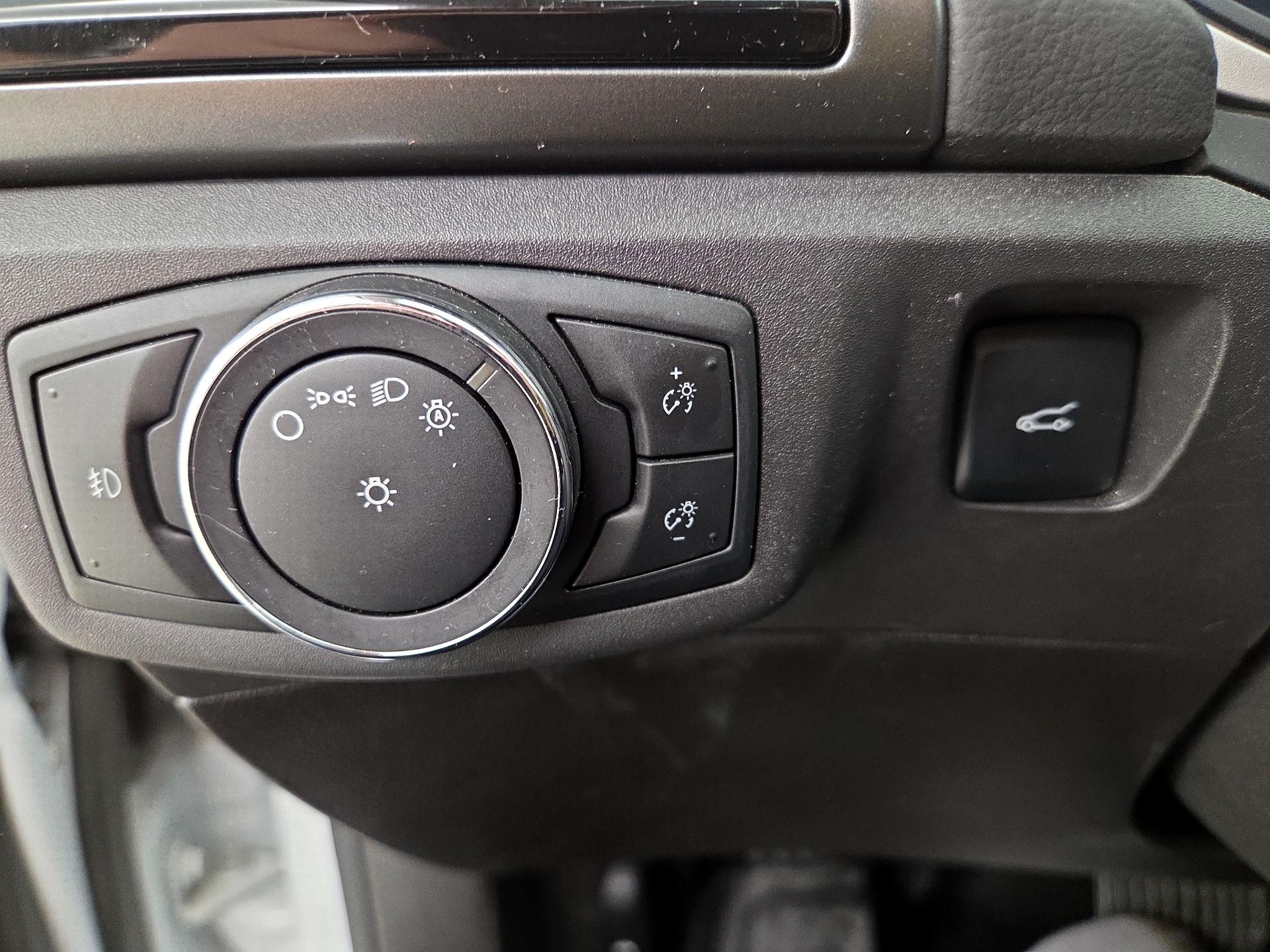 Thumbnail: 2014 Ford Fusion - 13
