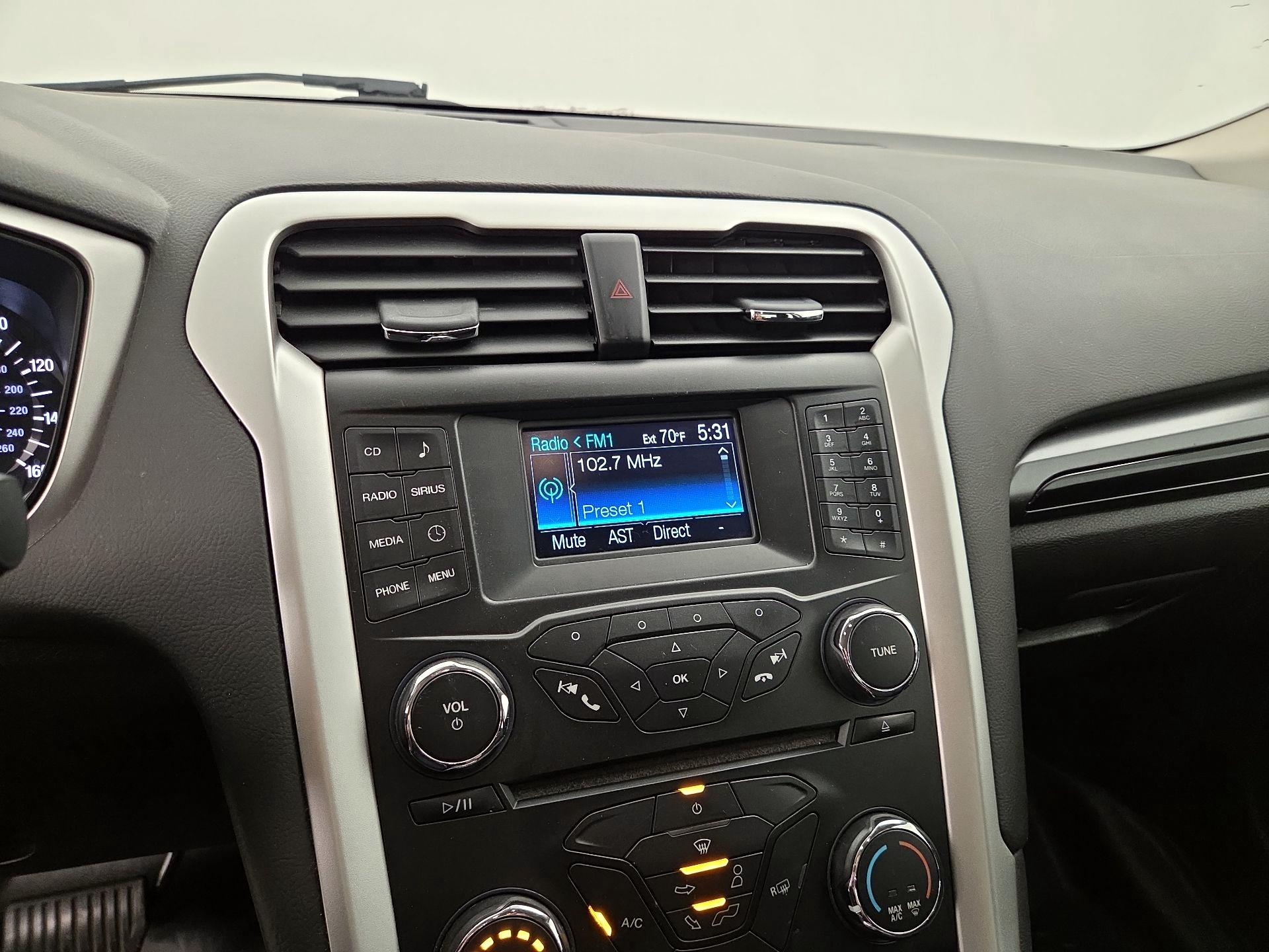 Thumbnail: 2014 Ford Fusion - 14