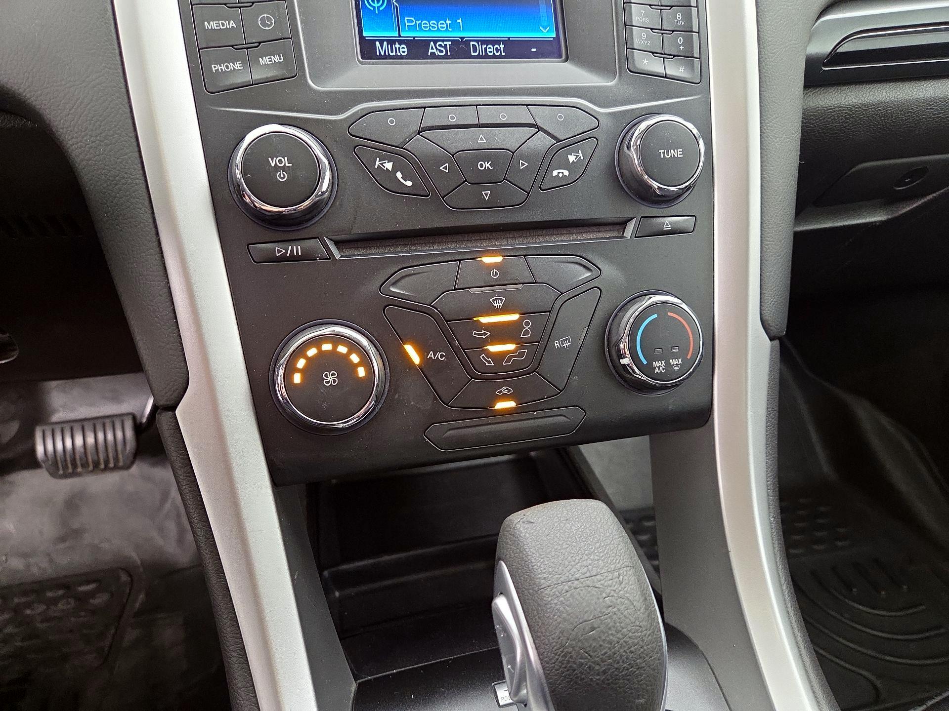 Thumbnail: 2014 Ford Fusion - 15