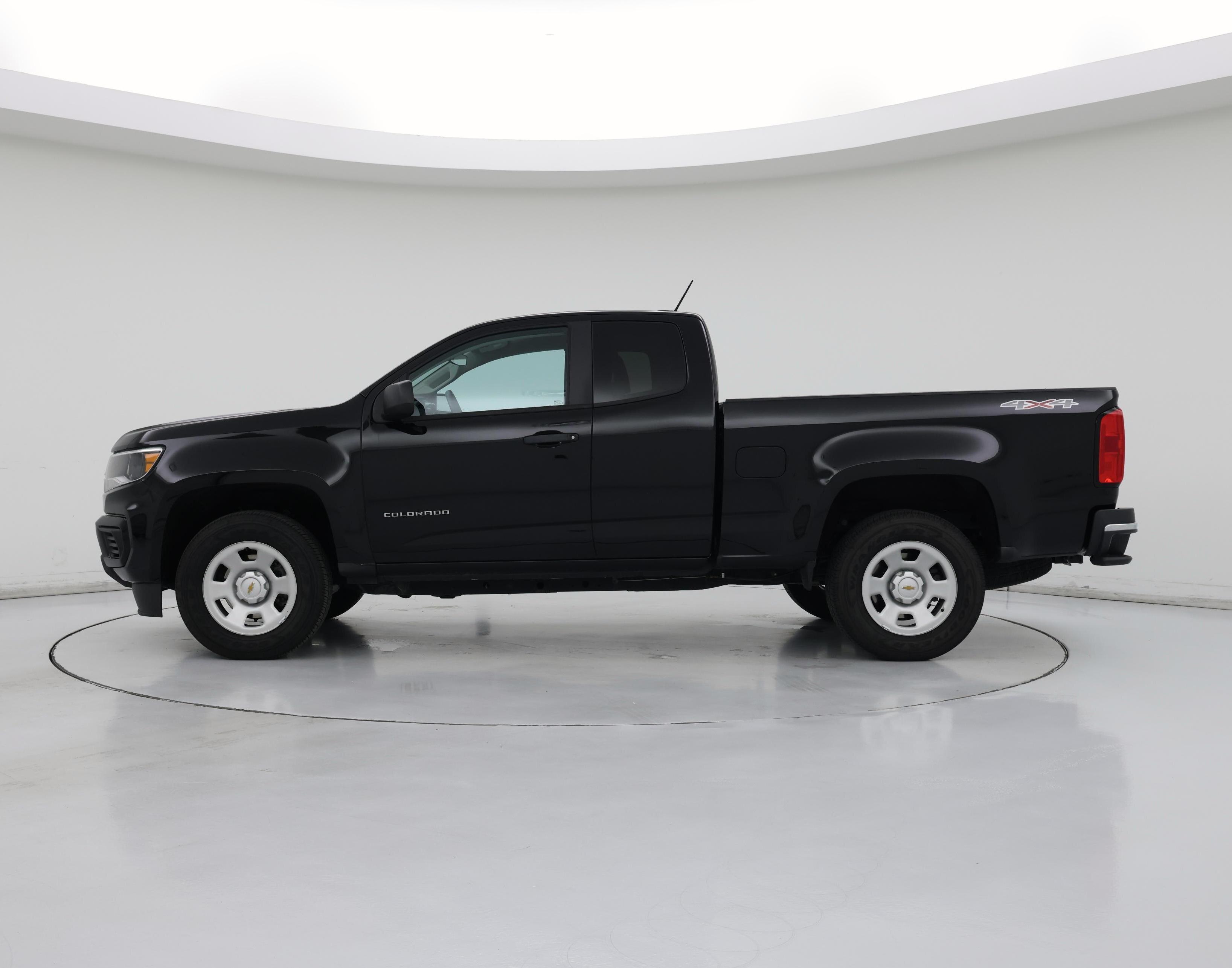 Thumbnail: 2021 Chevrolet Colorado - 3