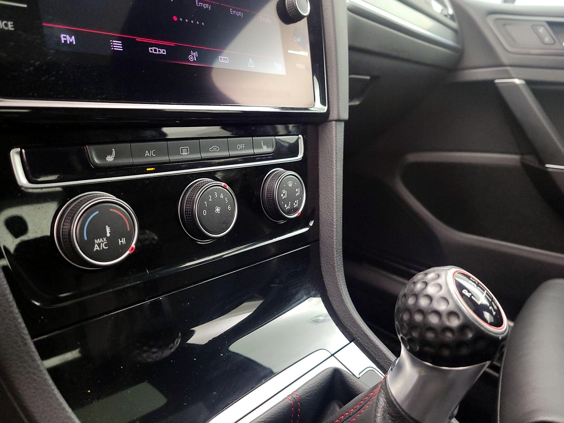 Thumbnail: 2021 Volkswagen Golf - 17