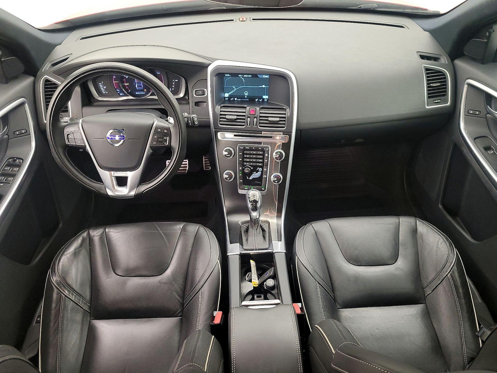 2016 Volvo XC60 T6 R-Design - Photo 10