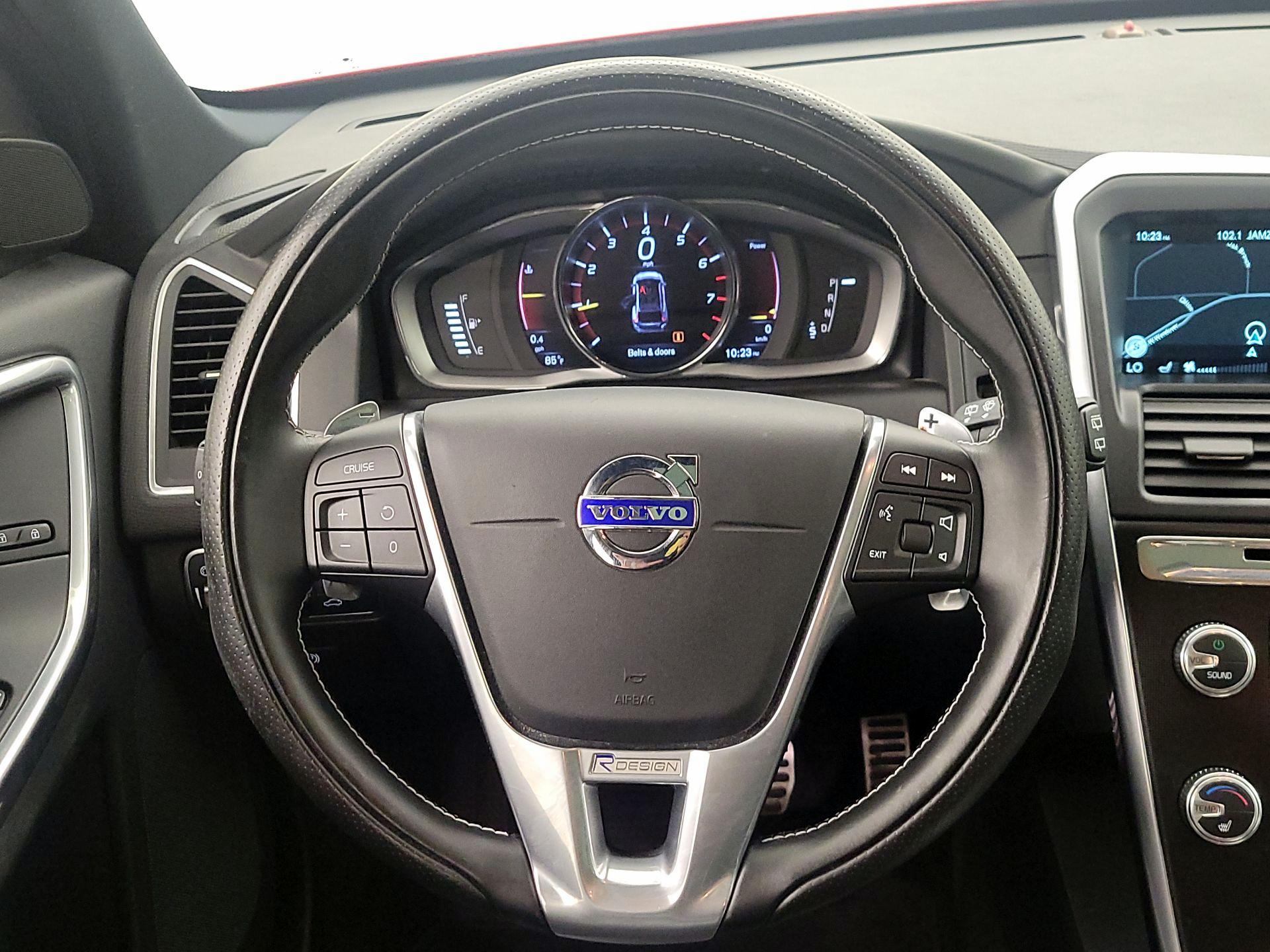 Thumbnail: 2016 Volvo XC60 - 10