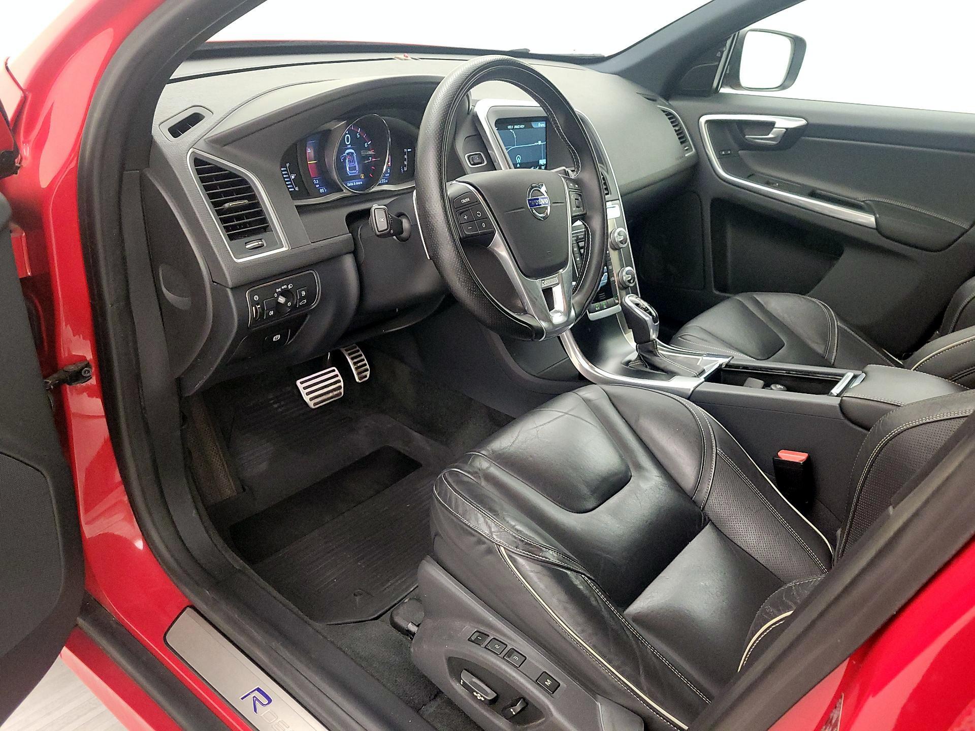 Thumbnail: 2016 Volvo XC60 - 11